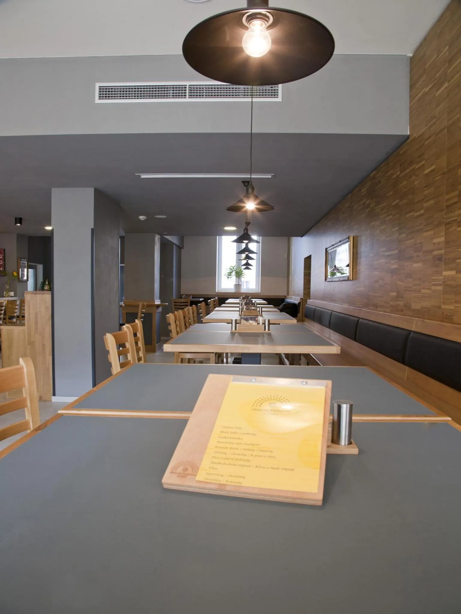 Restaurant/places to eat in EA Business Hotel Jihlava