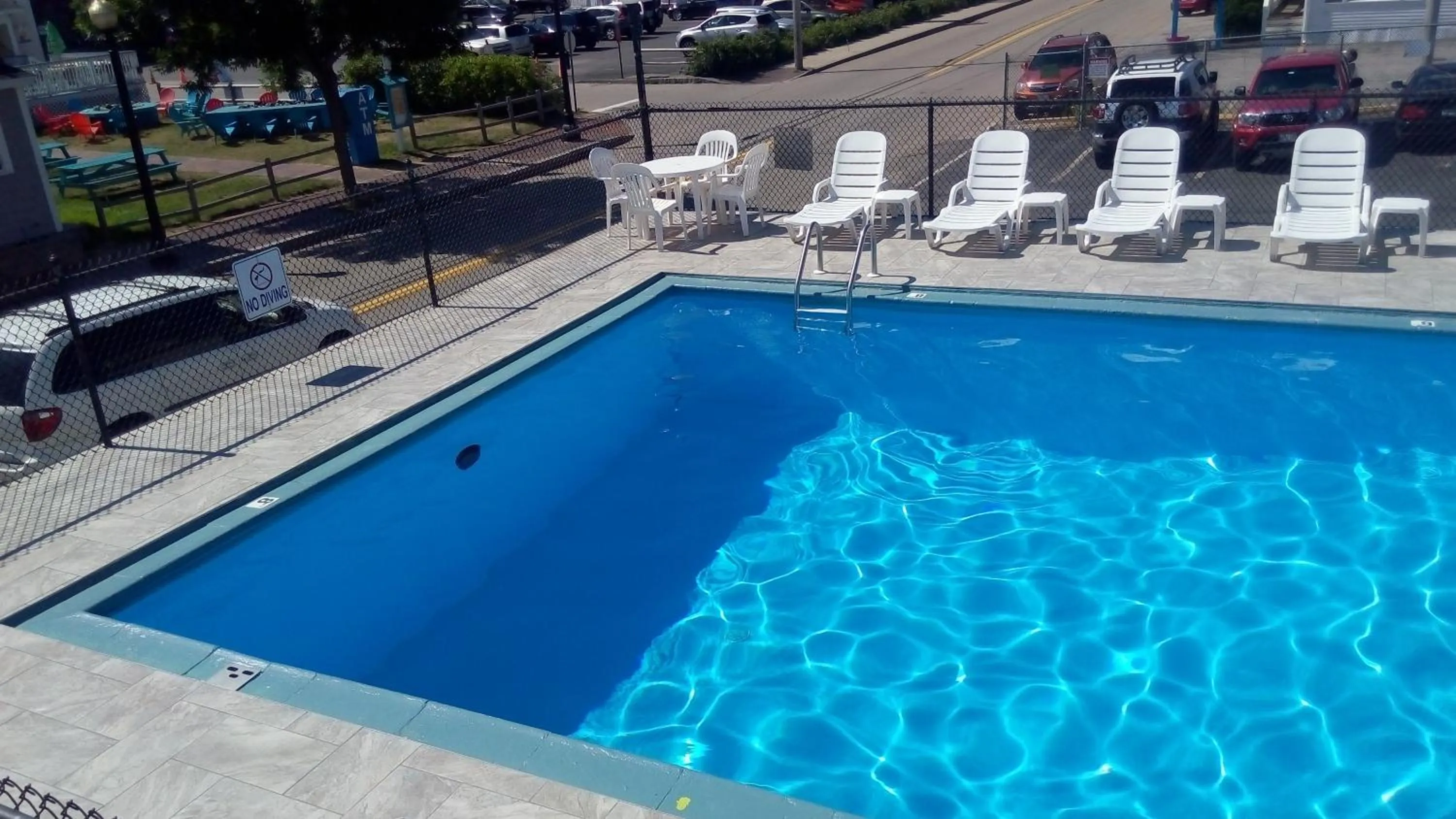Swimming pool in Mt Royal Motel