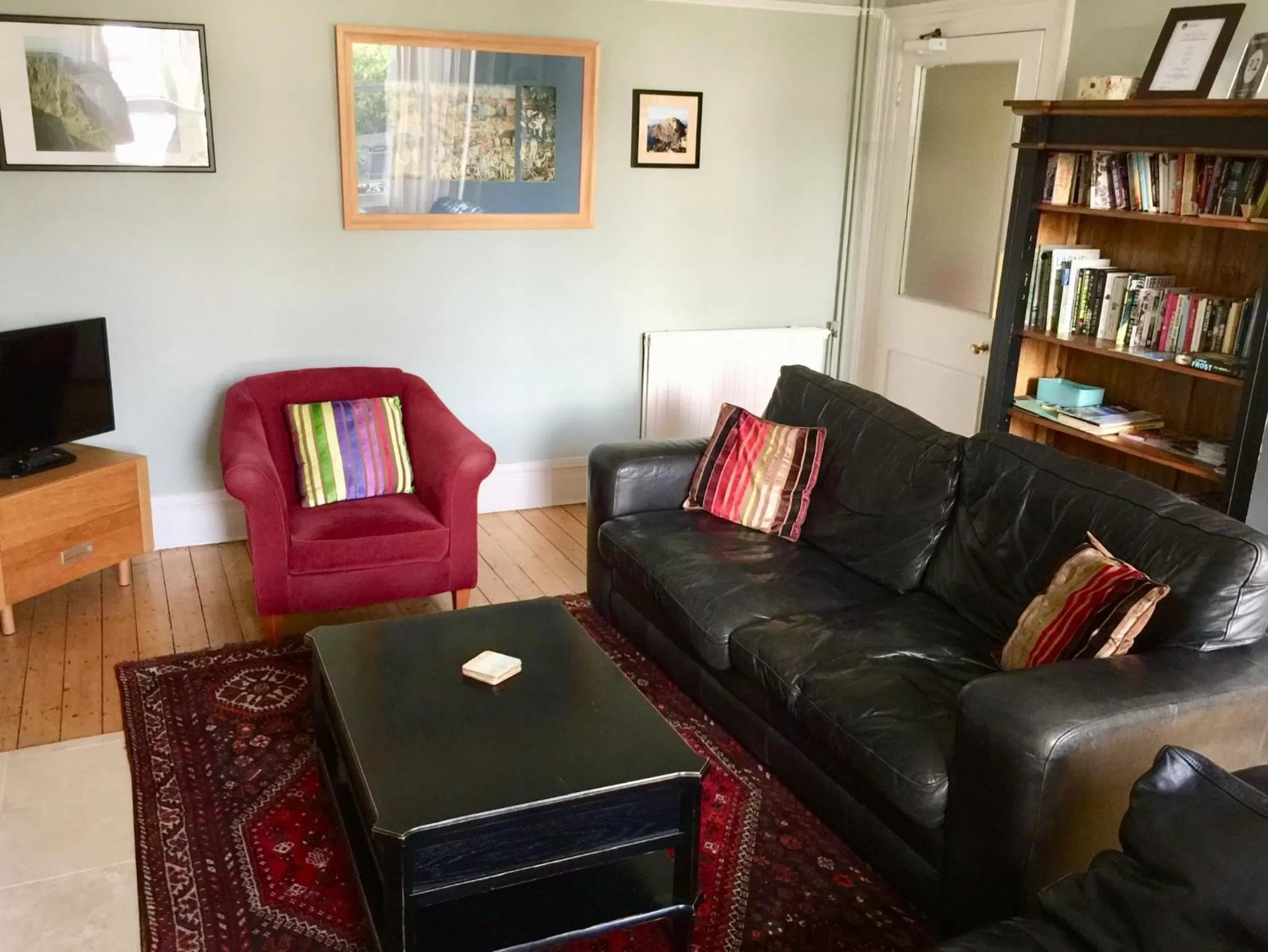 Seating area in Derrin Guest House