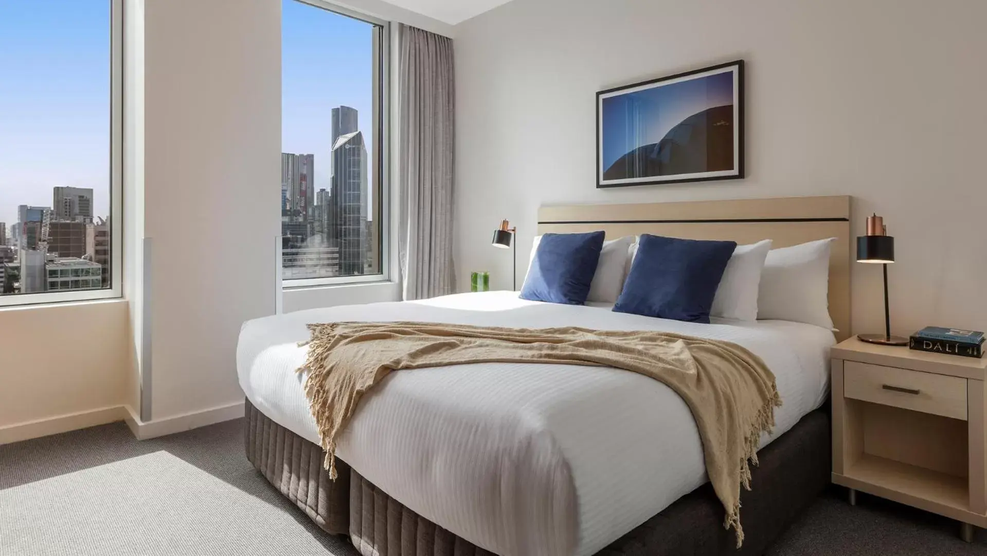 Studio Apartment in Oaks Melbourne on Market Hotel Studio Apartment in Oaks Melbourne on Market Hotel