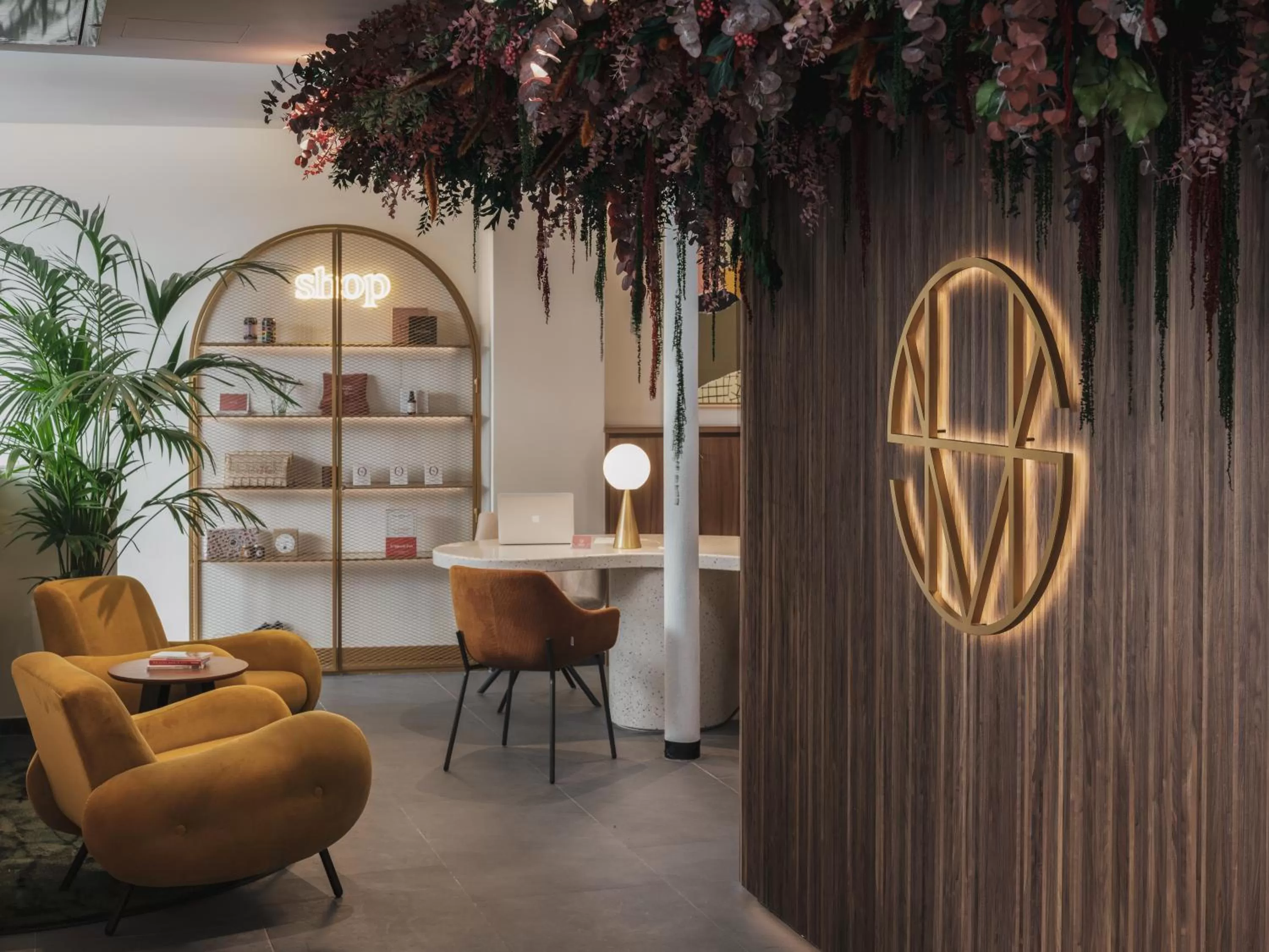 Lobby or reception in Seven Hotel Paris