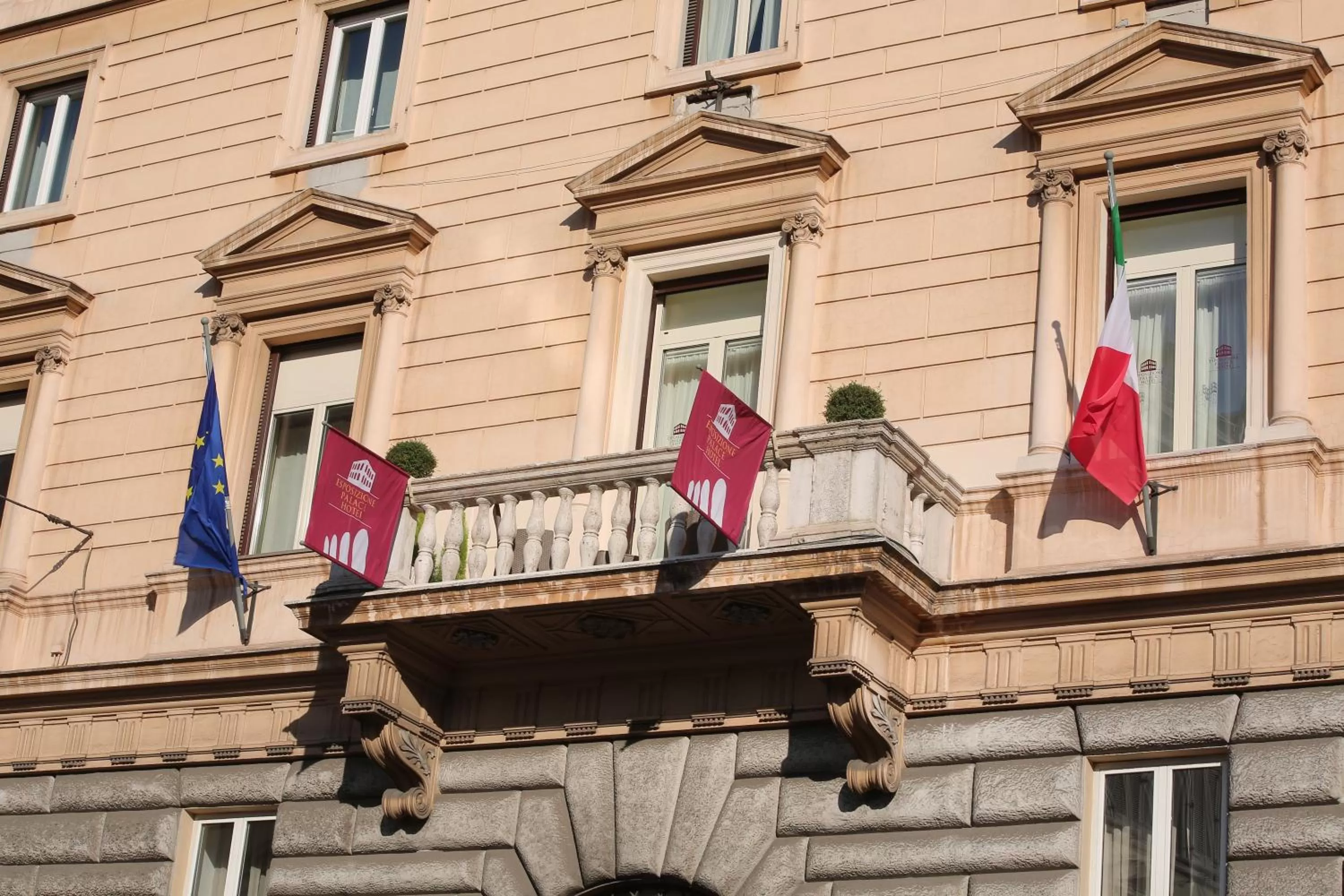 Balcony/Terrace in Esposizione Palace Hotel