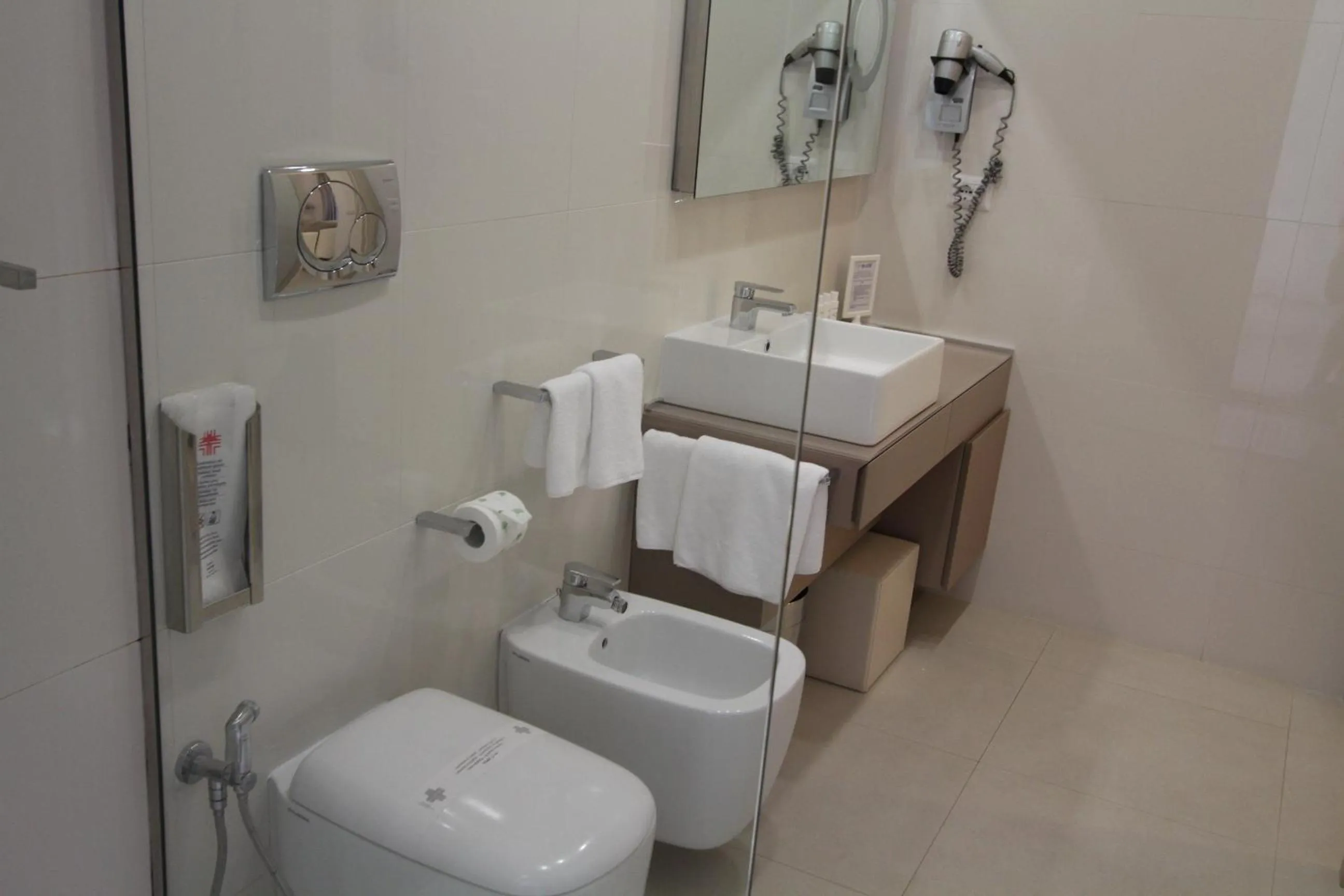 Bathroom in Soglow Business Class Hotel