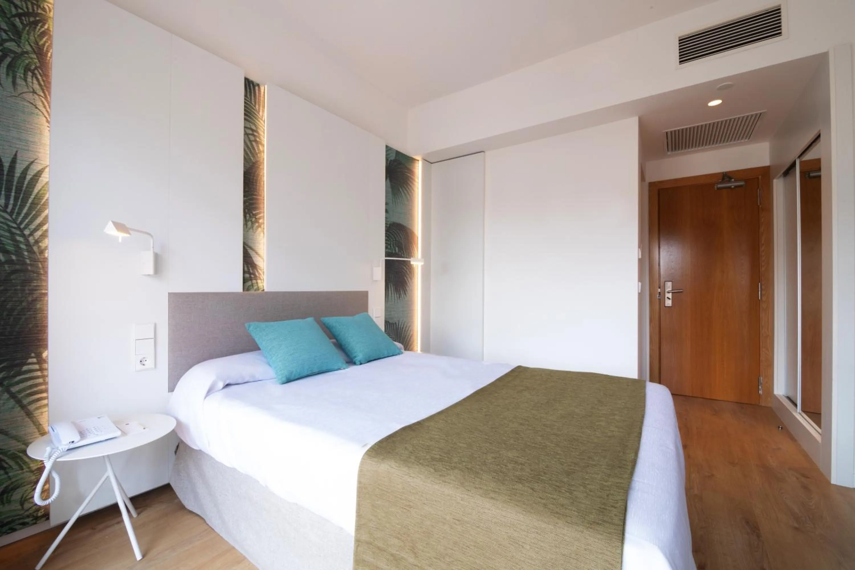 Bedroom, Bed in JS Yate