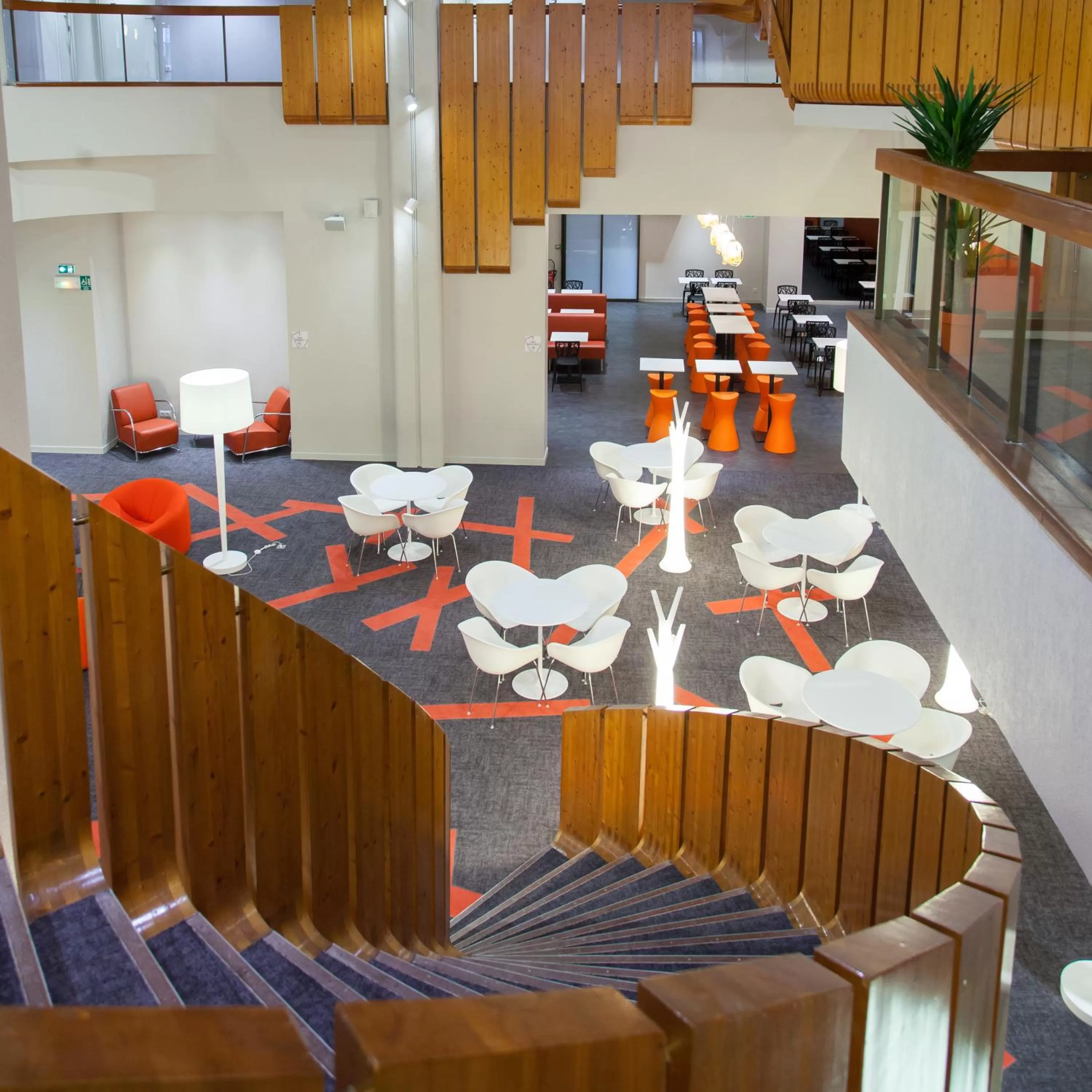 Communal lounge/ TV room in ibis Styles Poitiers Centre