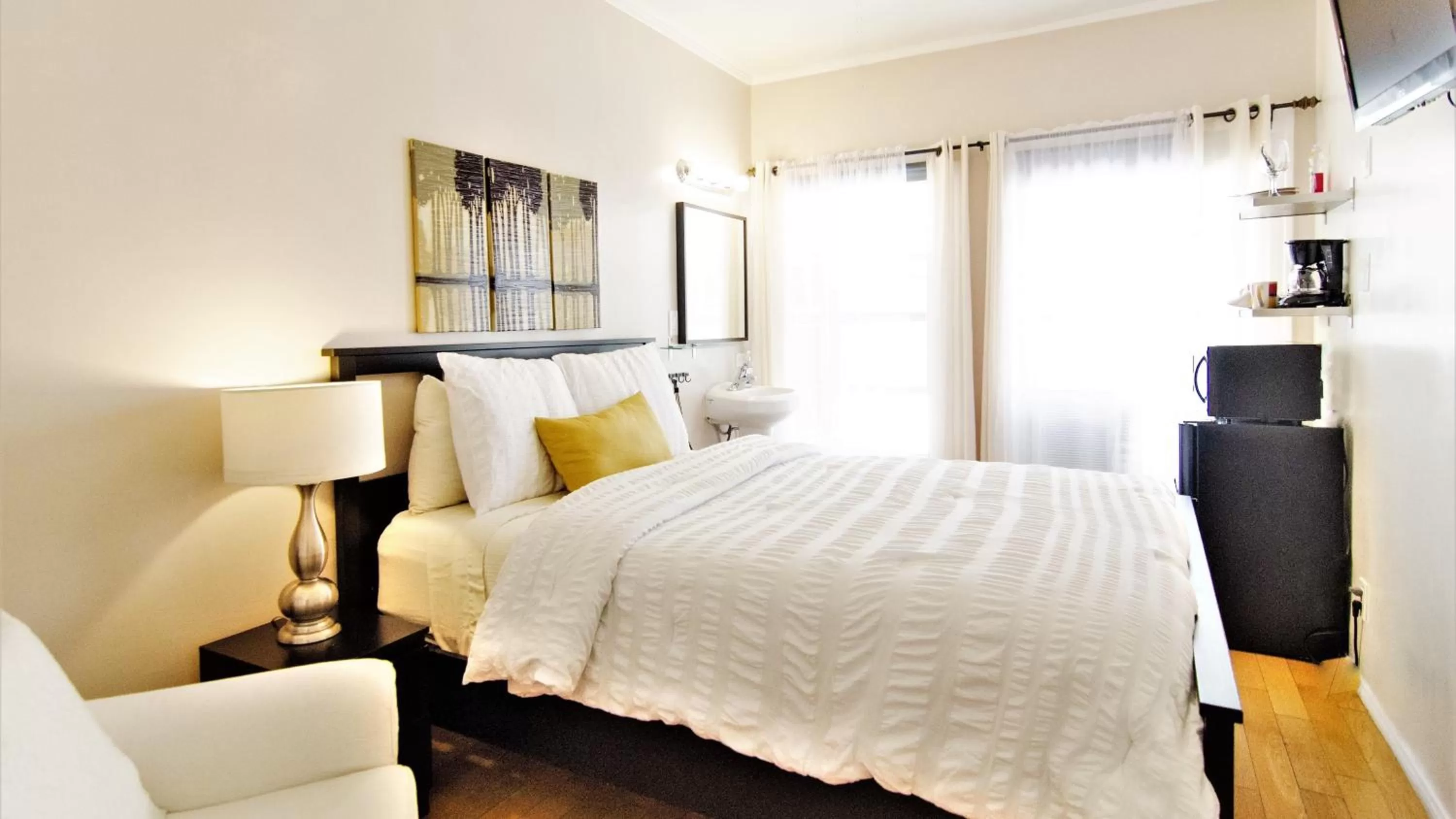 Photo of the whole room, Bed in Hotel Royal