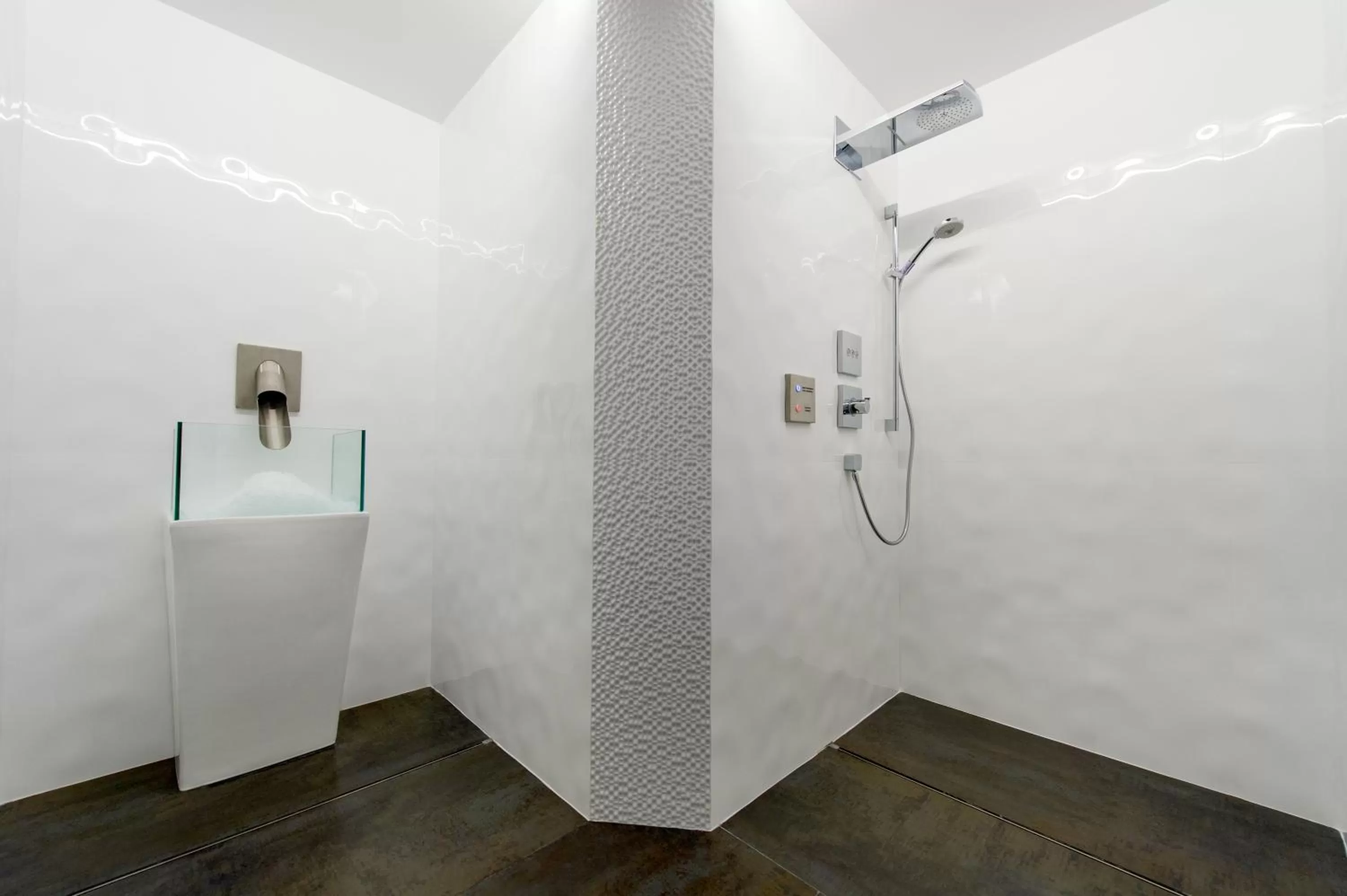 Shower in Hotel Vivaldi