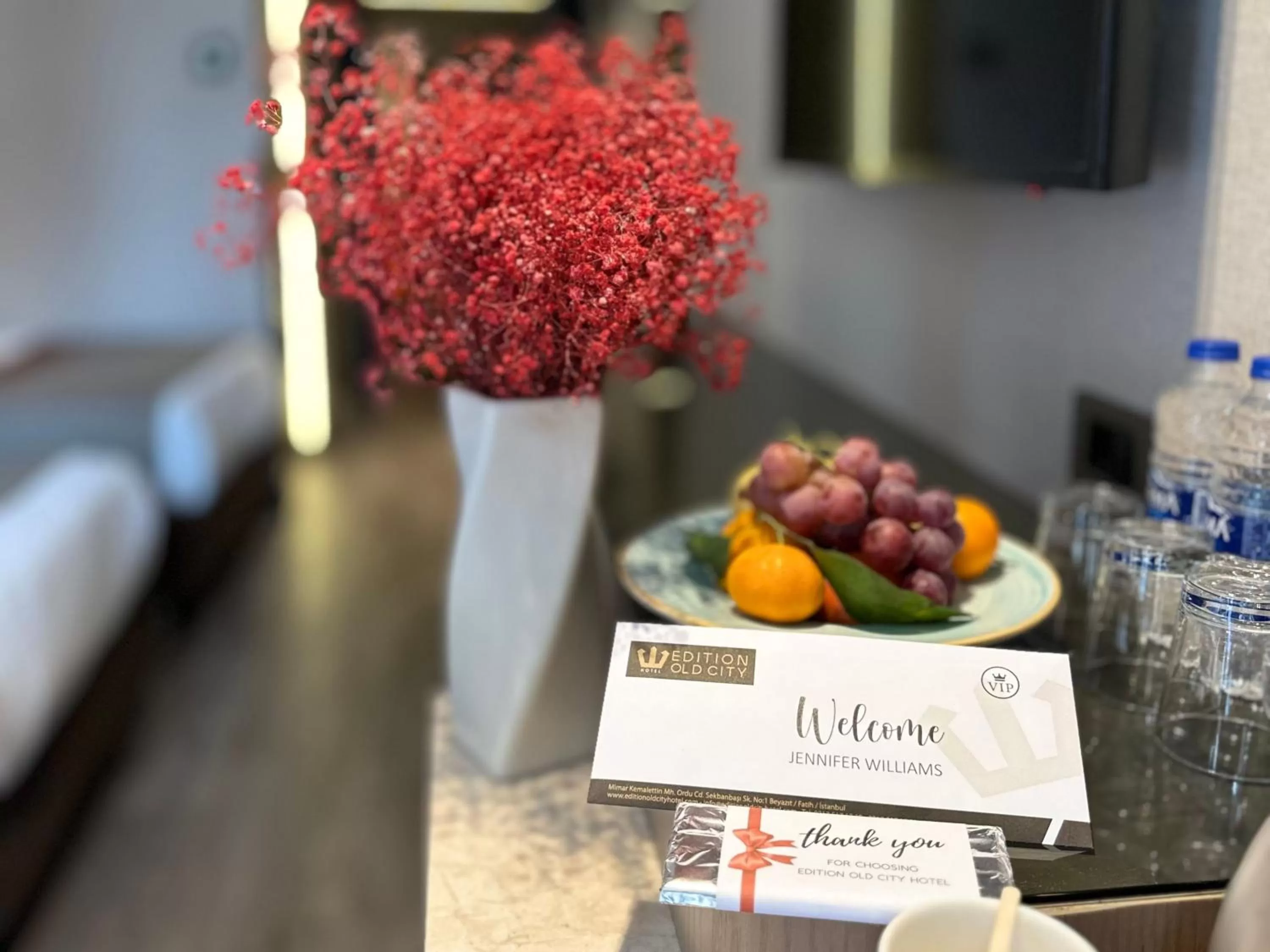 Food and drinks in Edition Old City Hotel