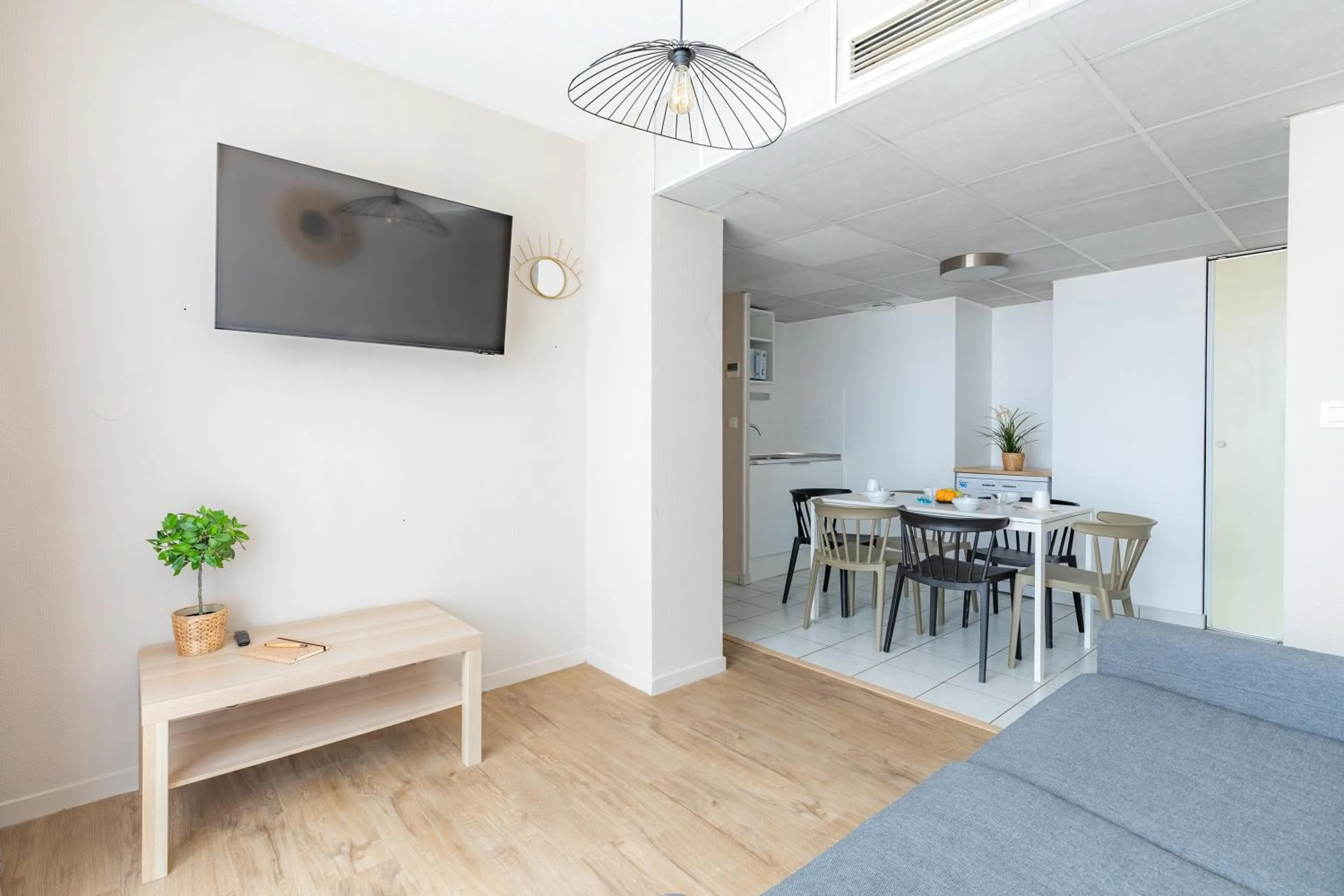 TV and multimedia in Appart'City Classic Bordeaux Centre