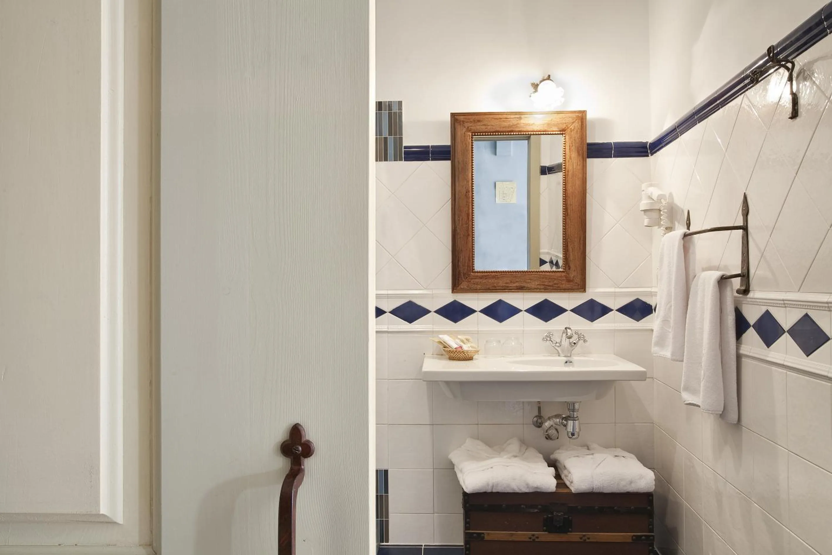 Bathroom in Hospedería Señorío de Briñas