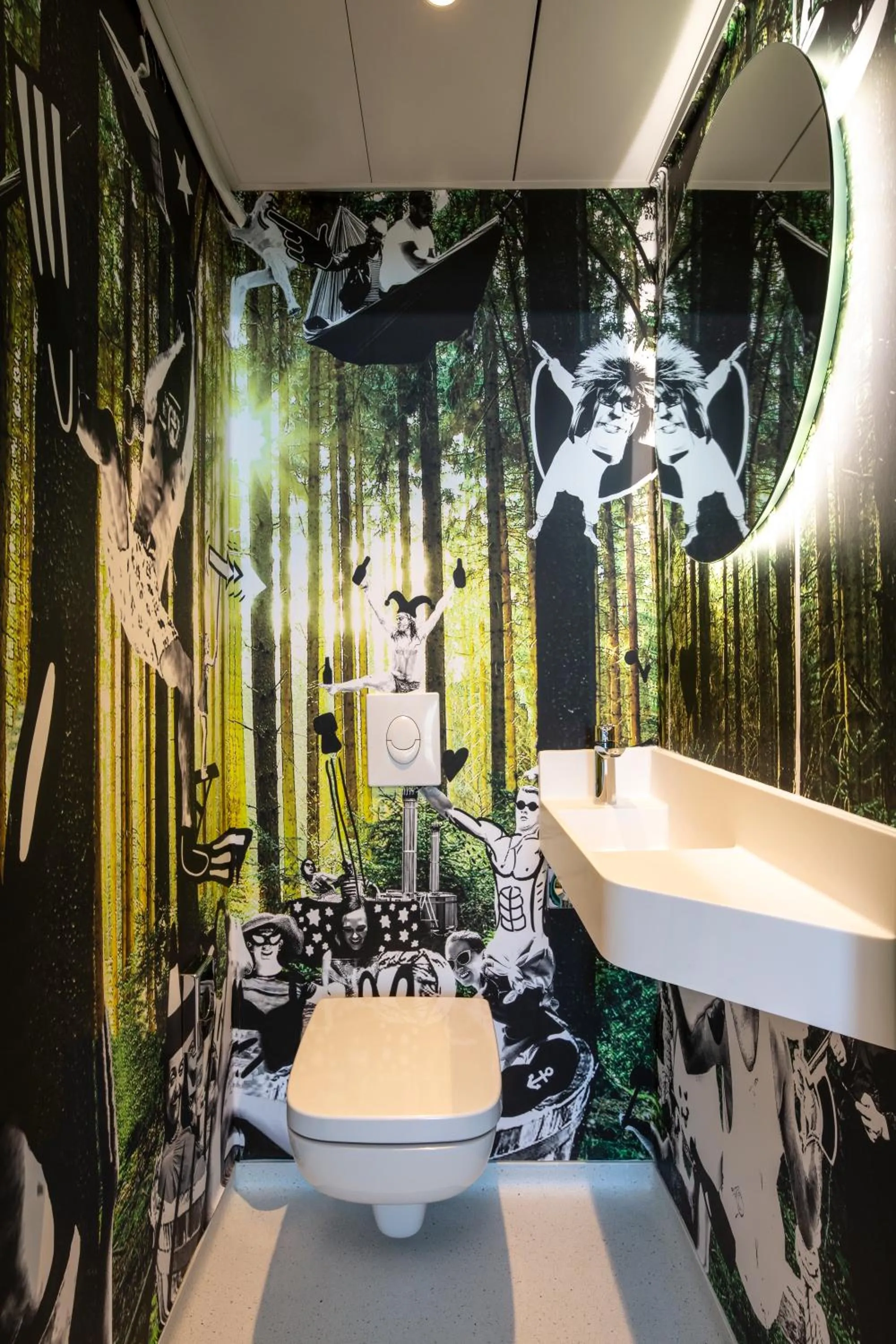 Toilet in JO&JOE Paris Gentilly - Auberge de Jeunesse