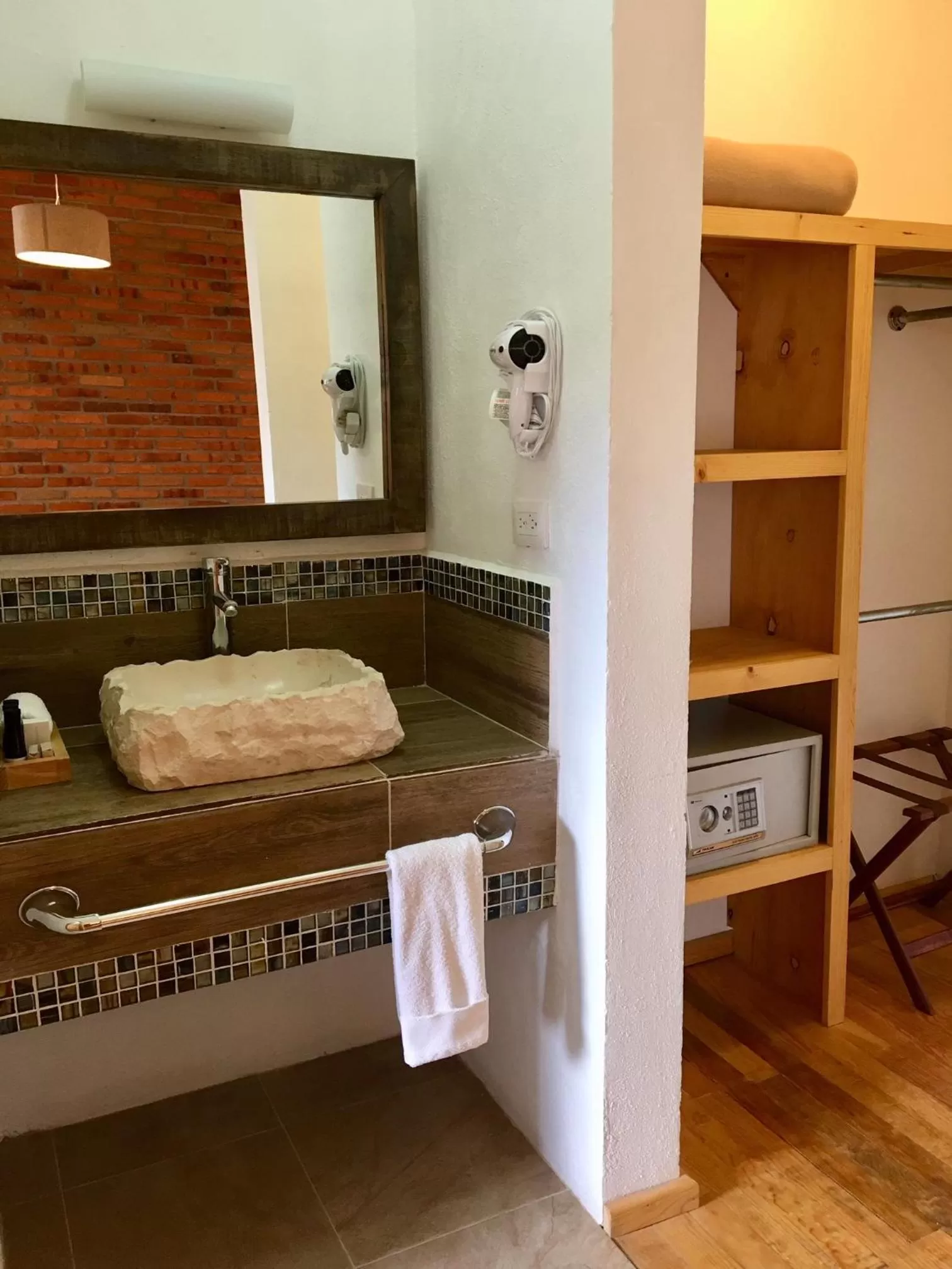 Bathroom, Bed in Hacienda Soltepec Suites Campo de Golf