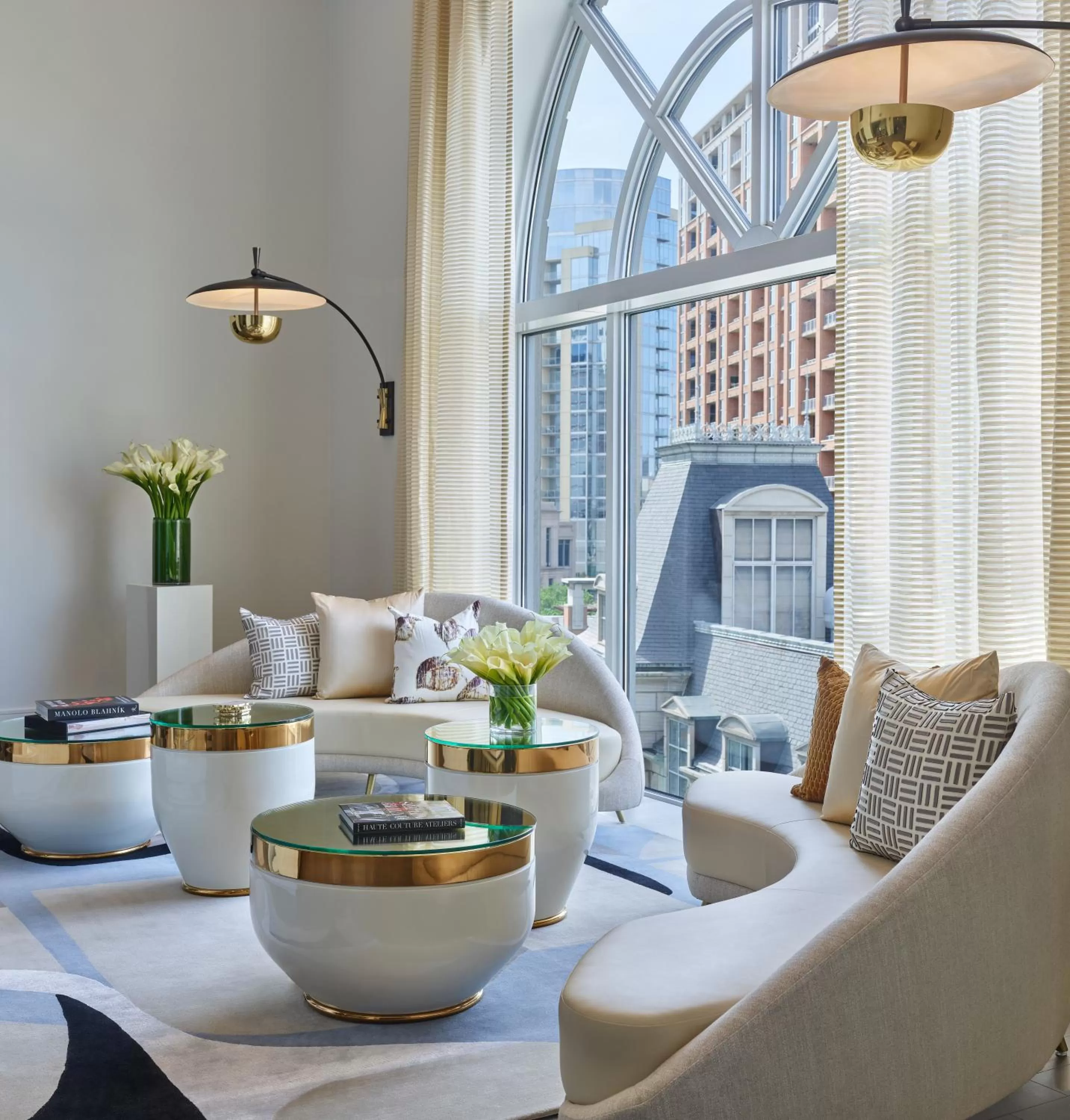 Living room in Hotel Crescent Court