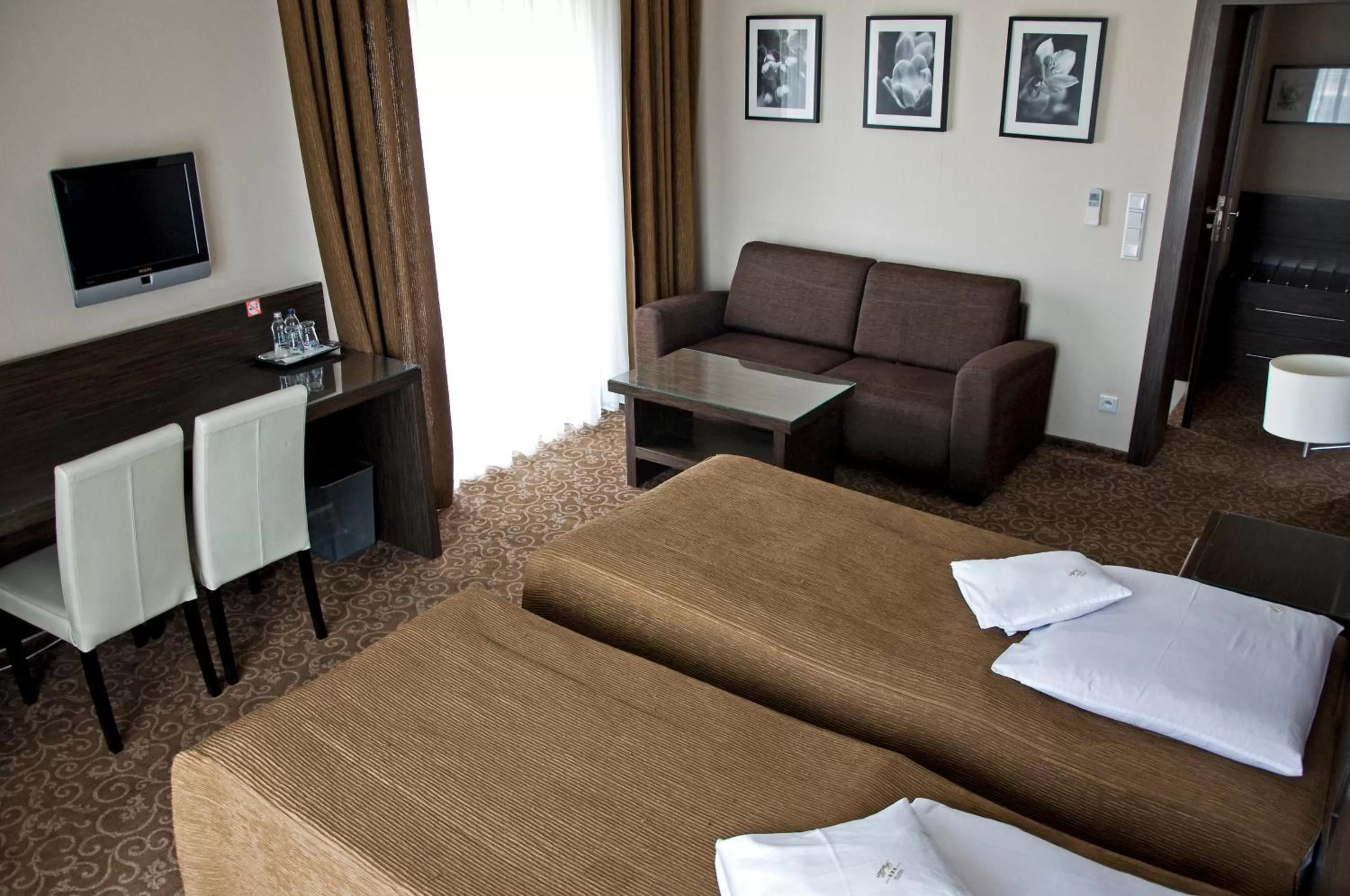 Bedroom, Bed in Hotel Falko