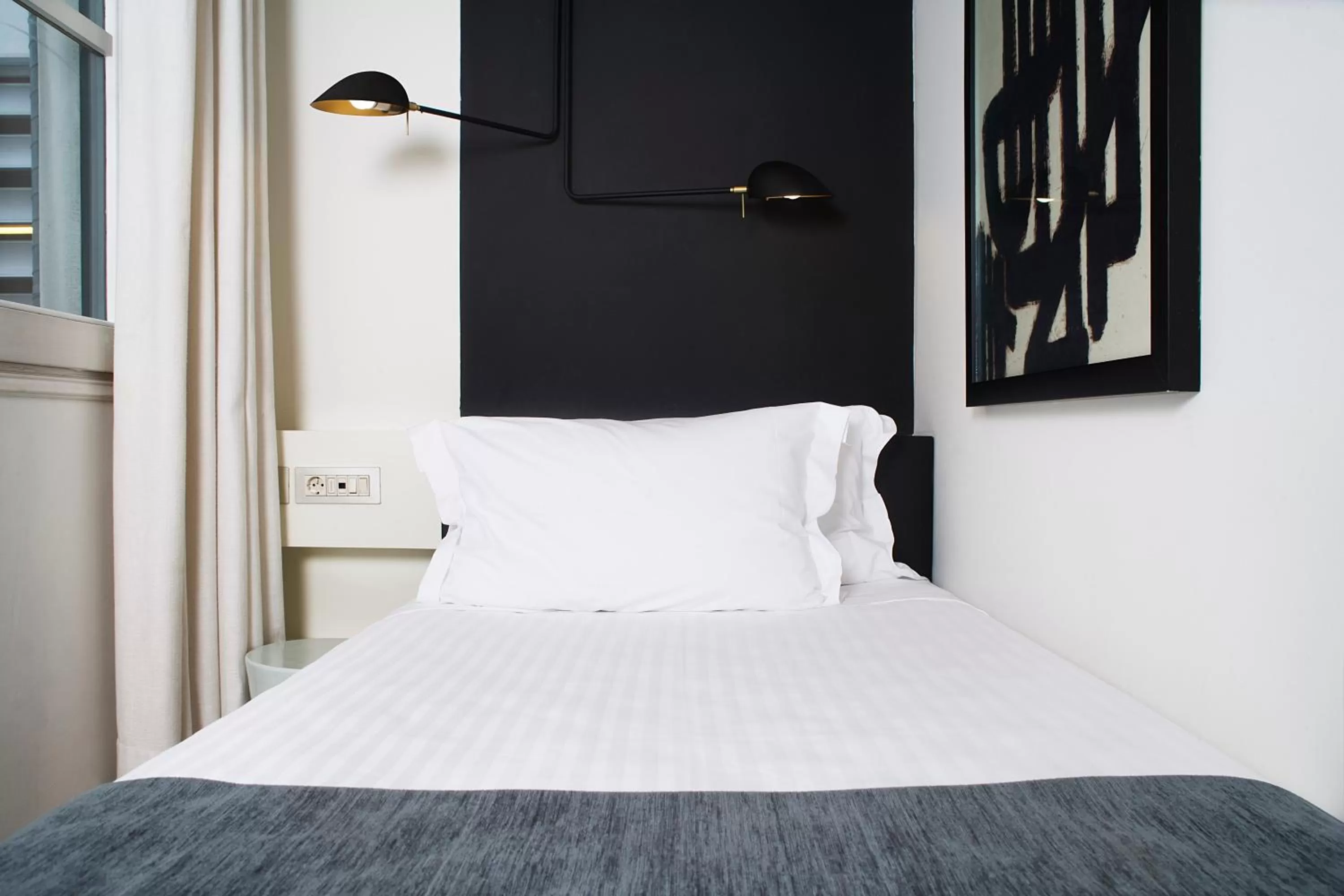 Small Single Room in Praktik Rambla