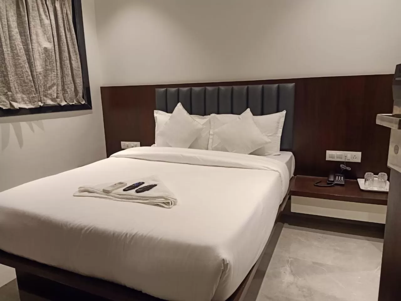Bed in Hotel Flora Suites - Fort