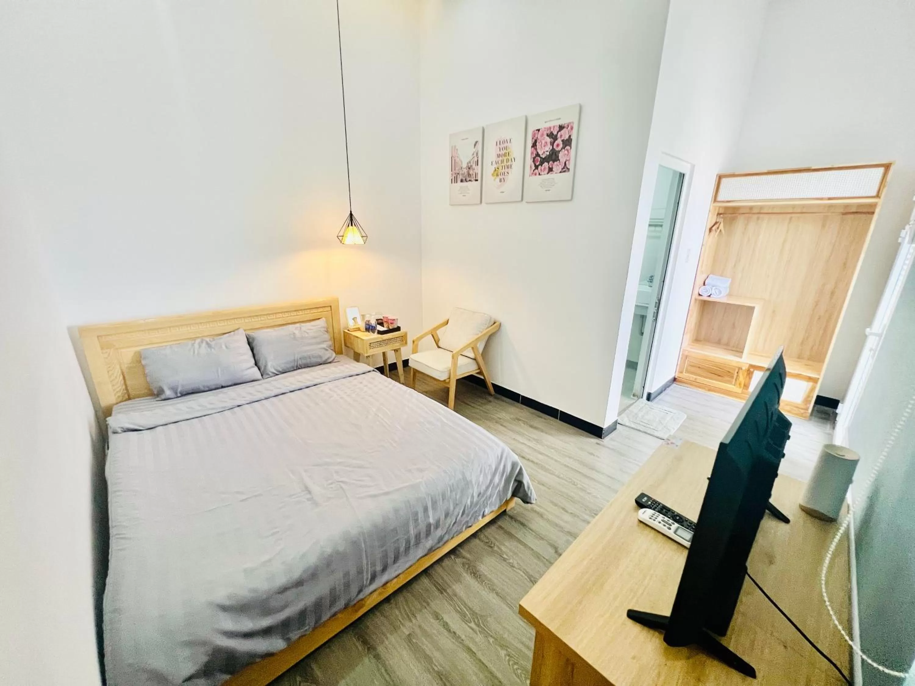 Photo of the whole room, Bed in D'Villa Hotel - Homestay