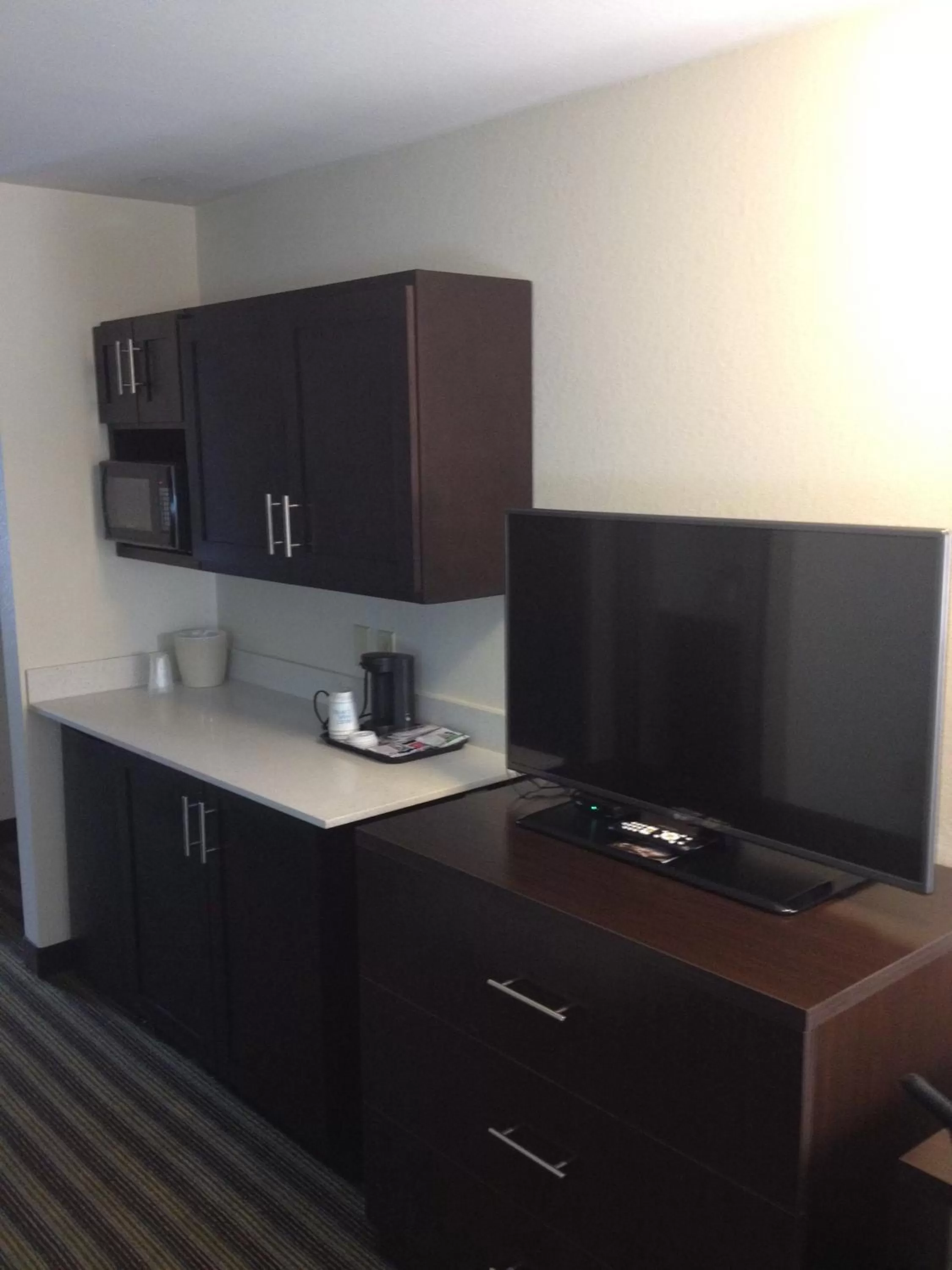 Twin Room - Disability Access in Holiday Inn Express Montgomery East I-85, an IHG Hotel
