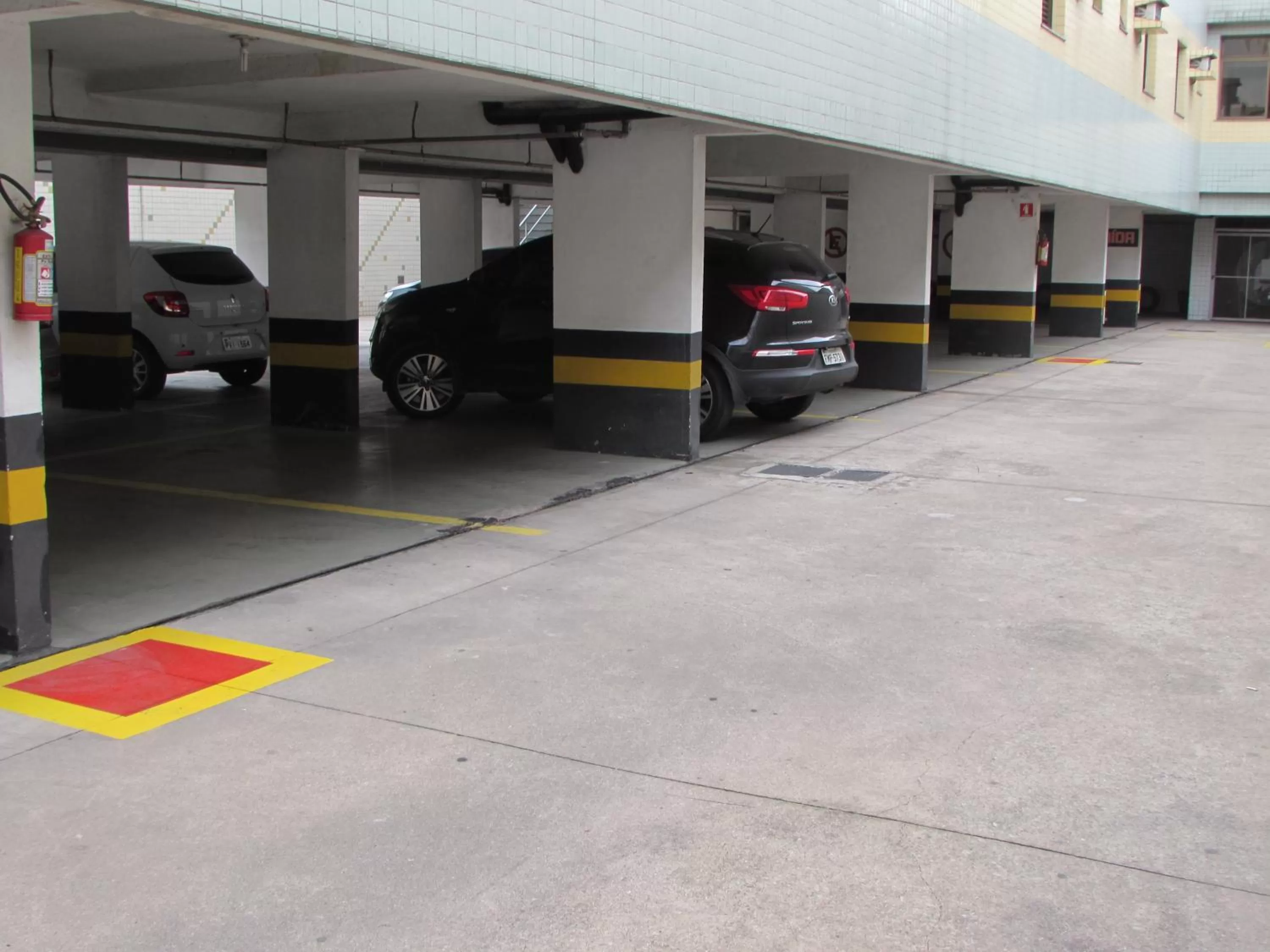 Property building in Pleasant Place Hotel