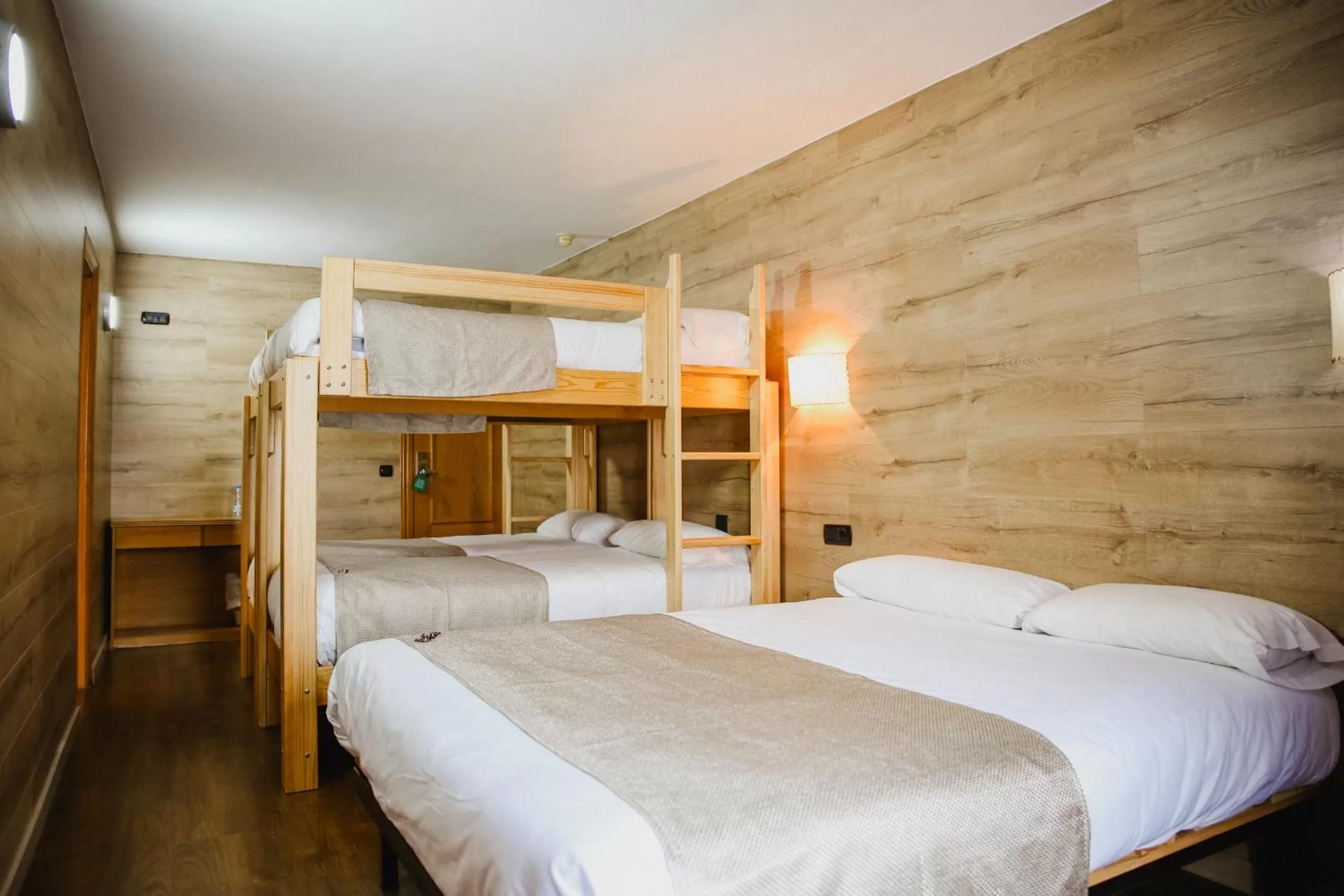 Bedroom, Bed in Cal Ruiz