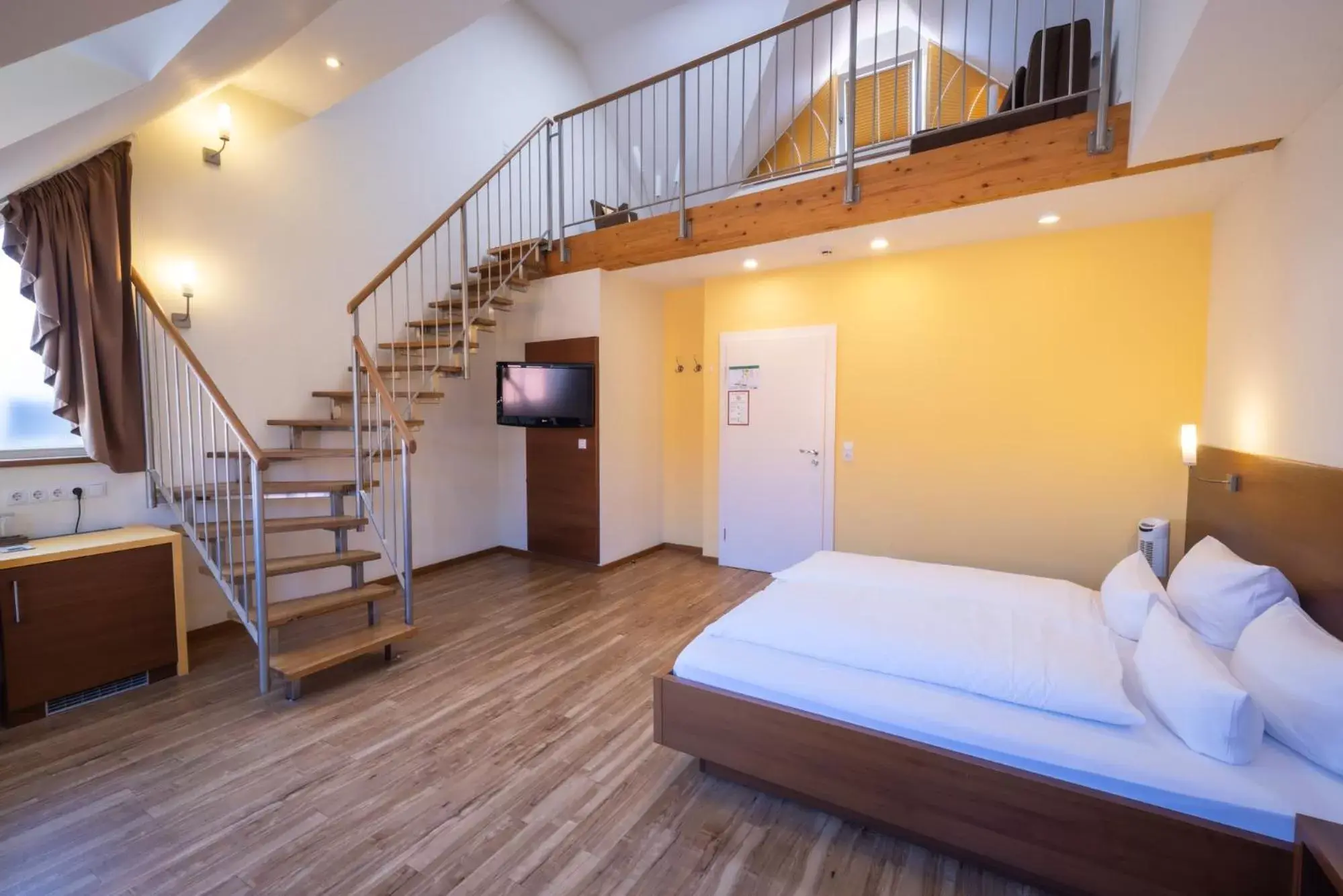 Duplex Quadruple Room in Altstadthof Freinsheim Duplex Quadruple Room in Altstadthof Freinsheim