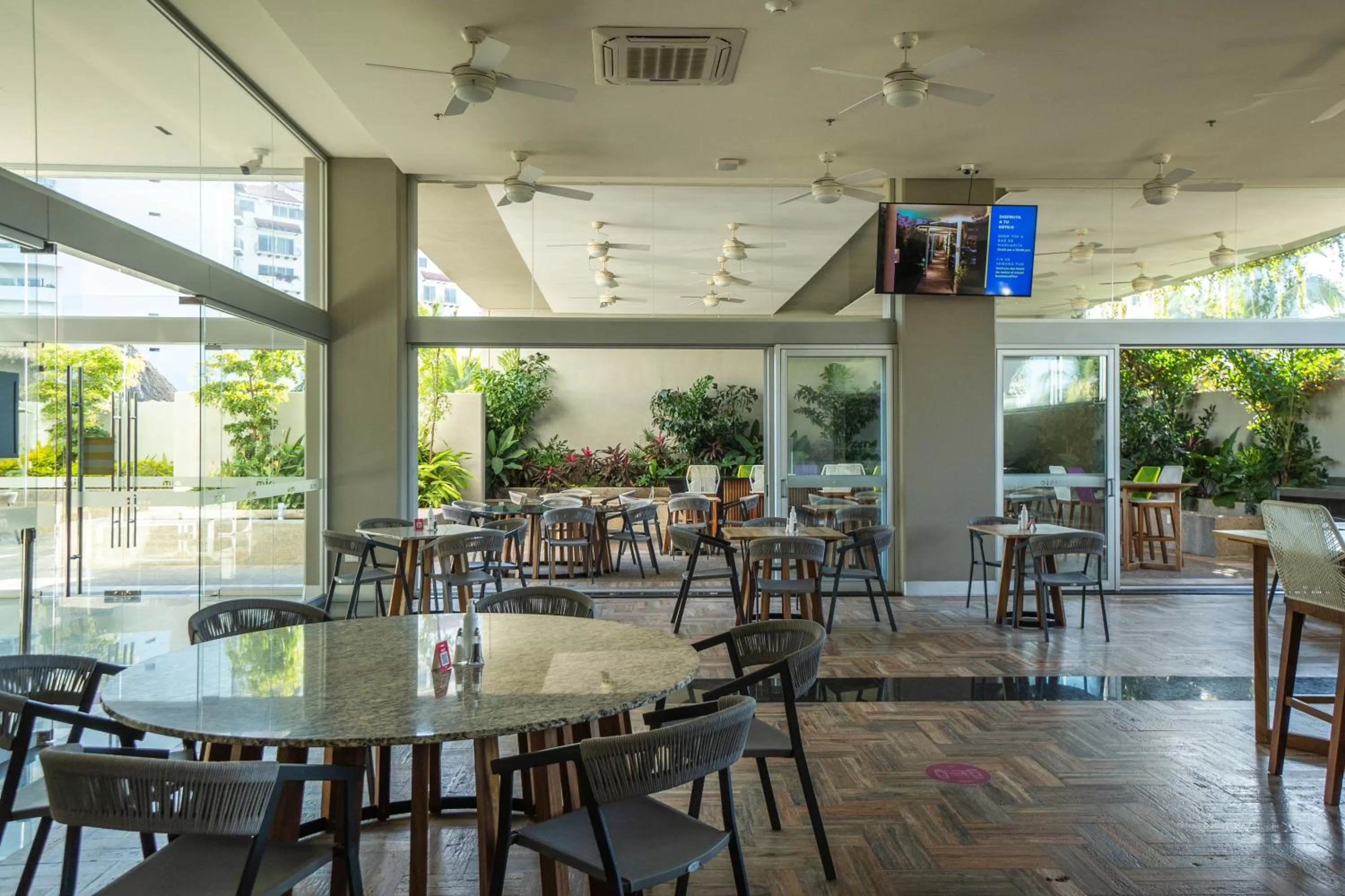 Restaurant/places to eat in Hotel Mio Vallarta - Adults Only
