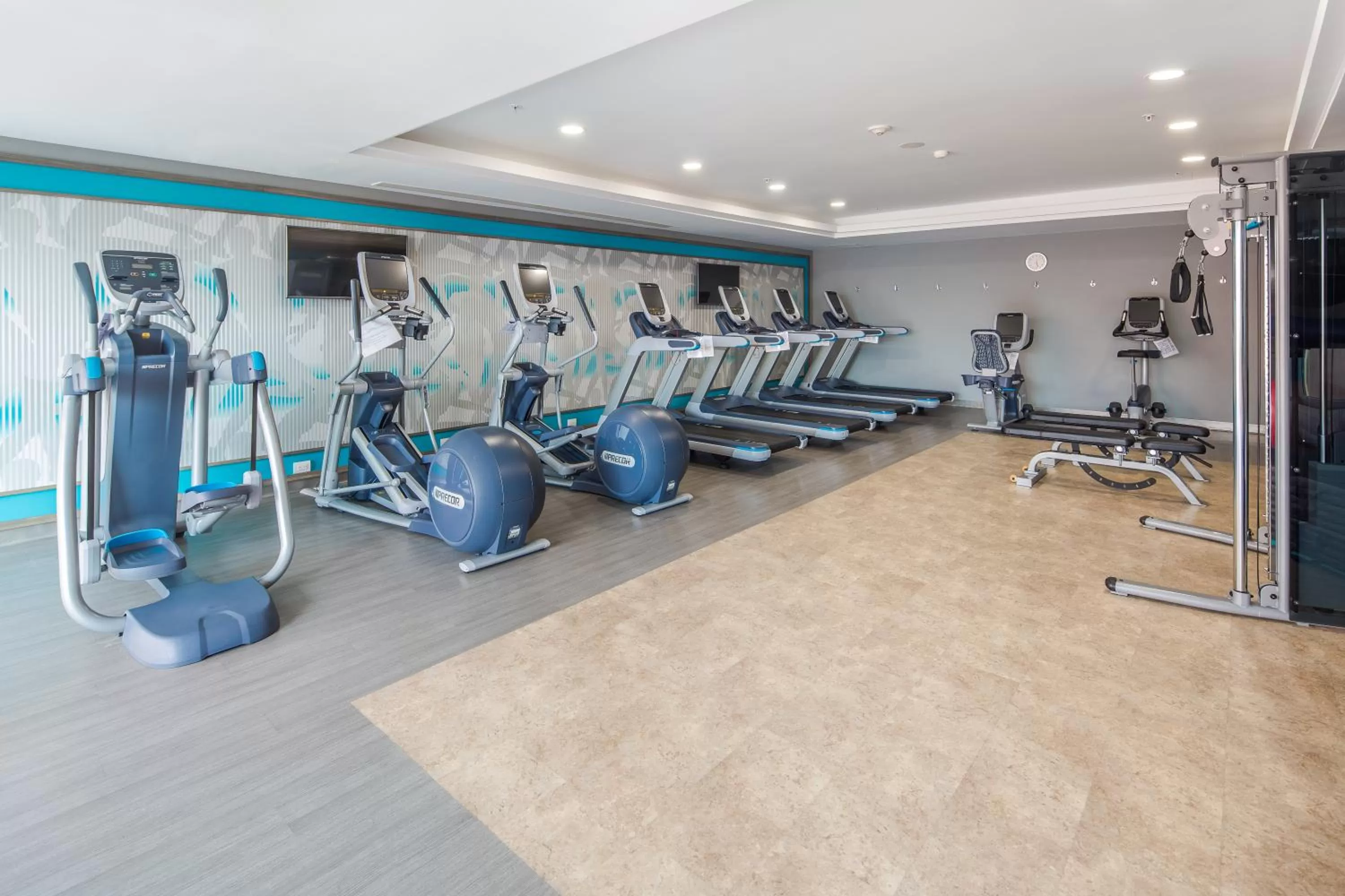 Fitness centre/facilities in Crowne Plaza Monterrey Aeropuerto by IHG