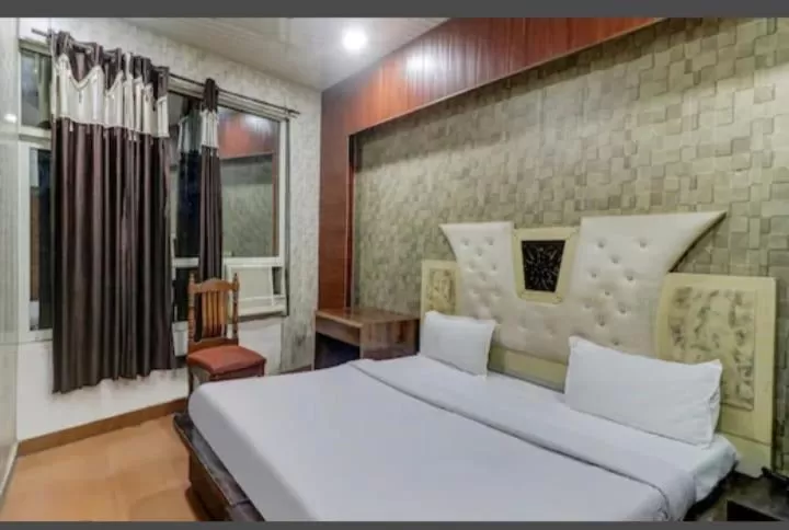 Bed in Hotel Royal Plaza, 4 min from Chandigarh Railway Station