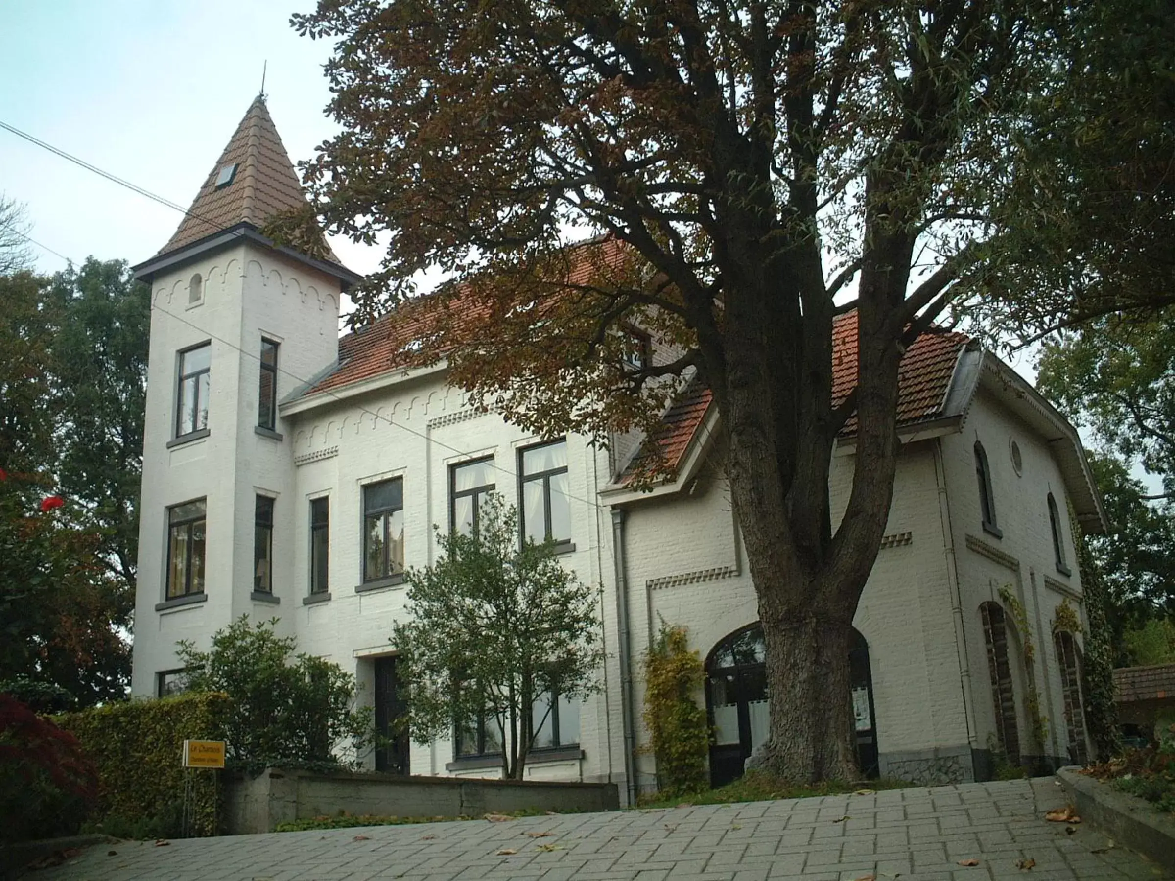 LE CHARNOIS LE CHARNOIS