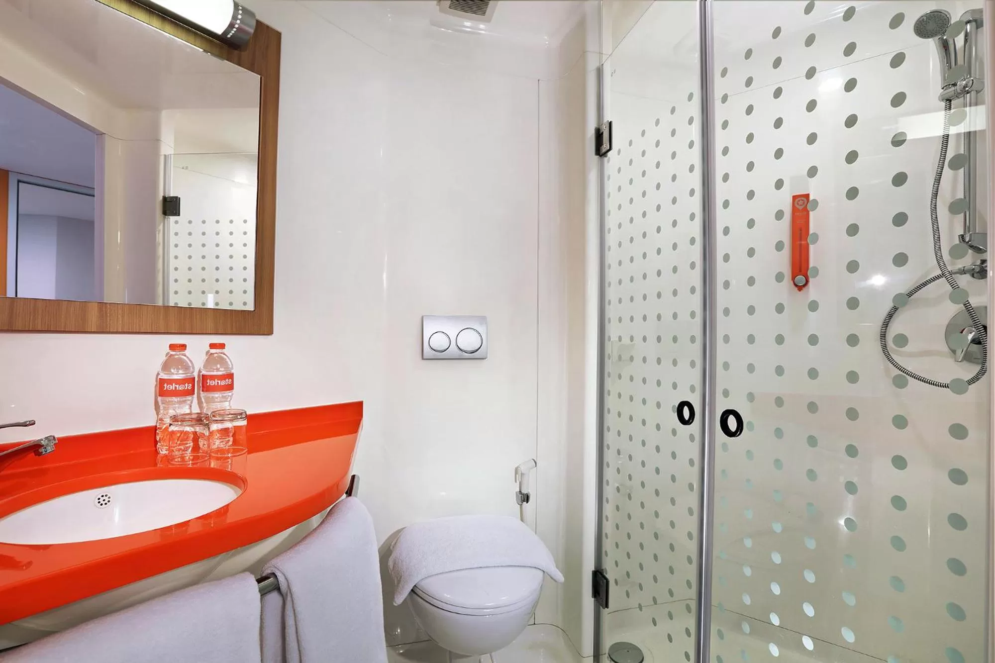 Toilet in Starlet Hotel Serpong