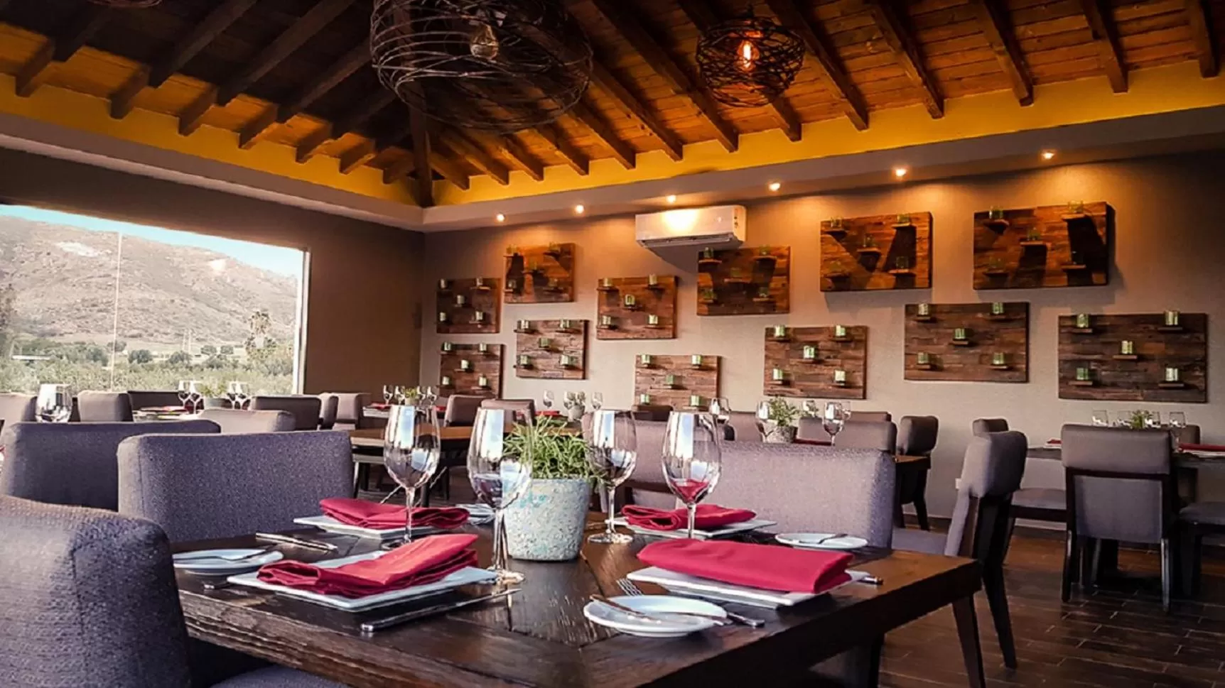 Restaurant/places to eat in El Cielo Resort