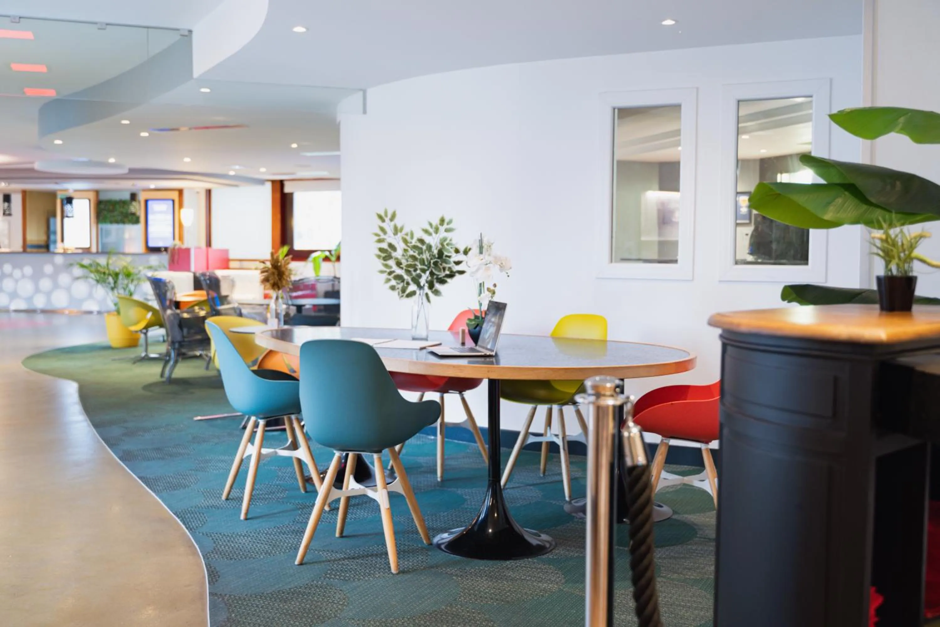 Seating area in ibis Styles Lyon Sud Vienne