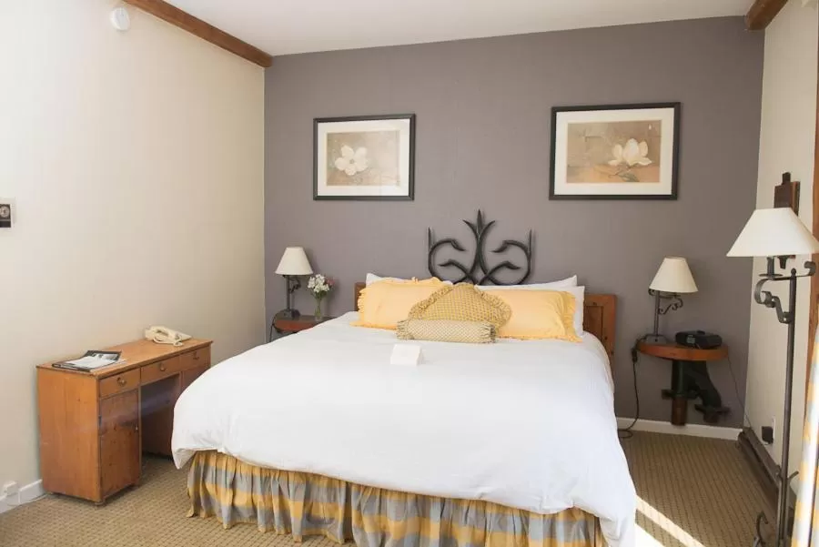 Bed in Benmiller Inn & Spa