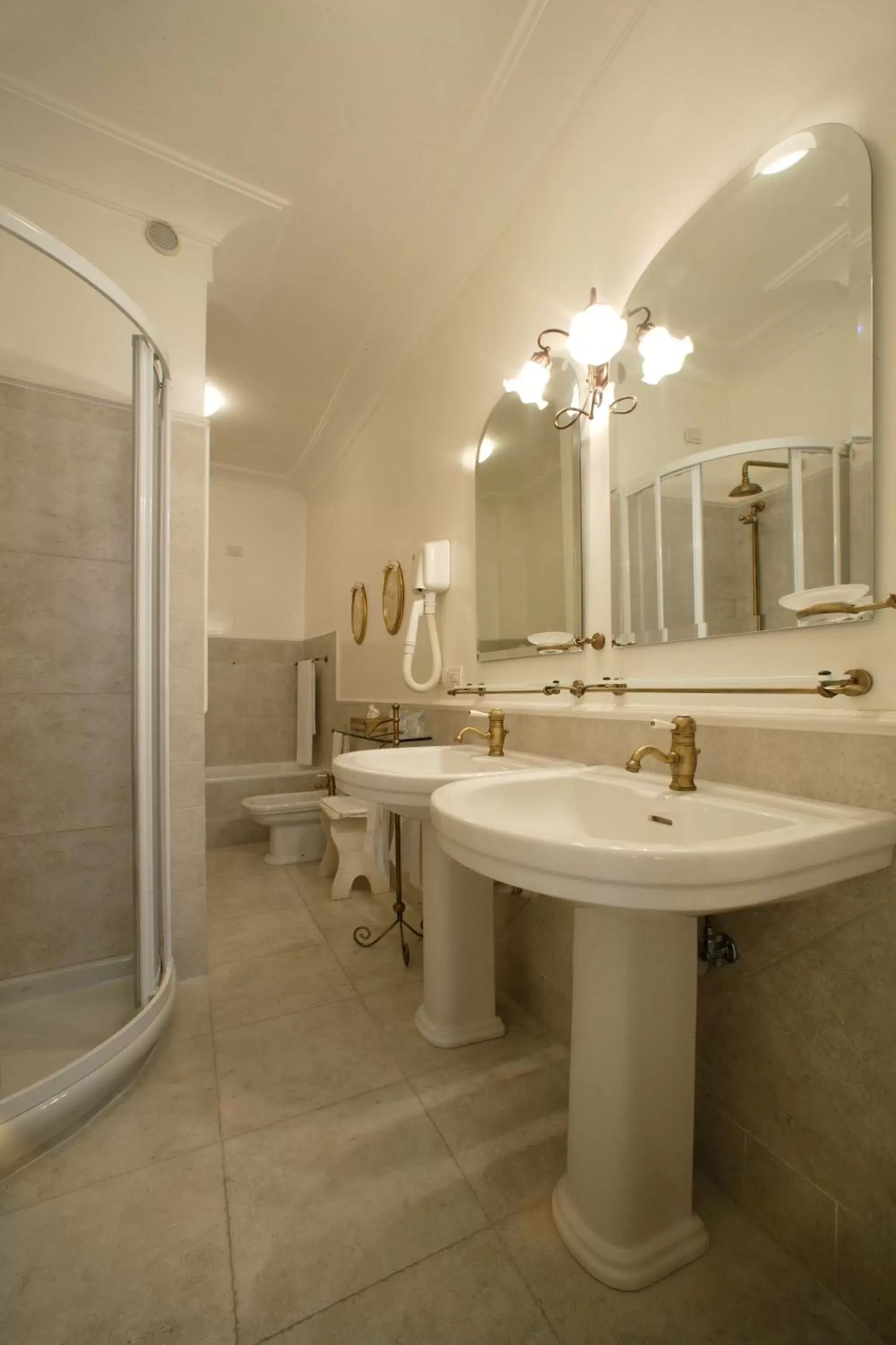 Suite in Majestic Toscanelli (centro storico) Suite in Majestic Toscanelli (centro storico)