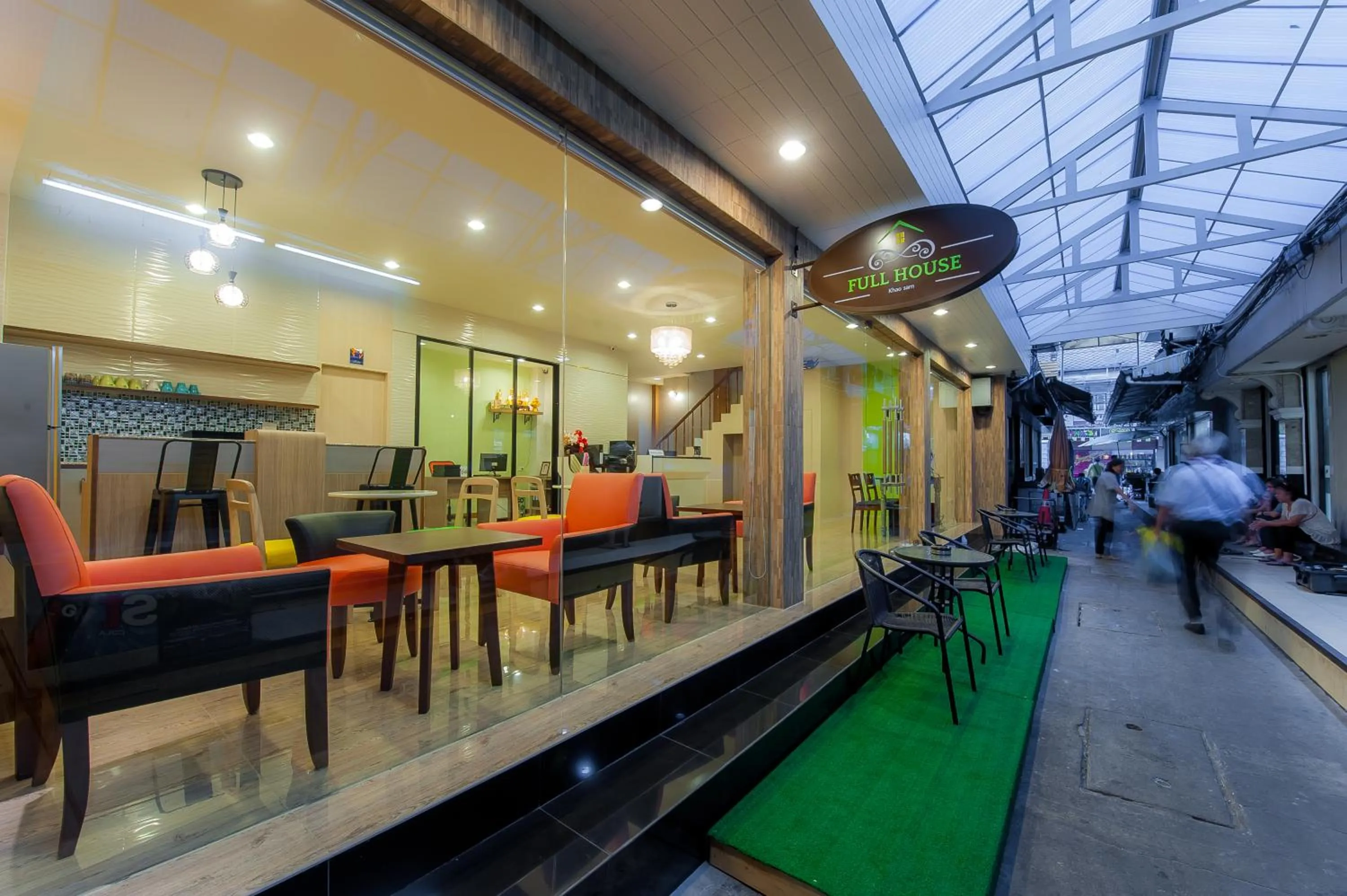 Facade/entrance in Full House