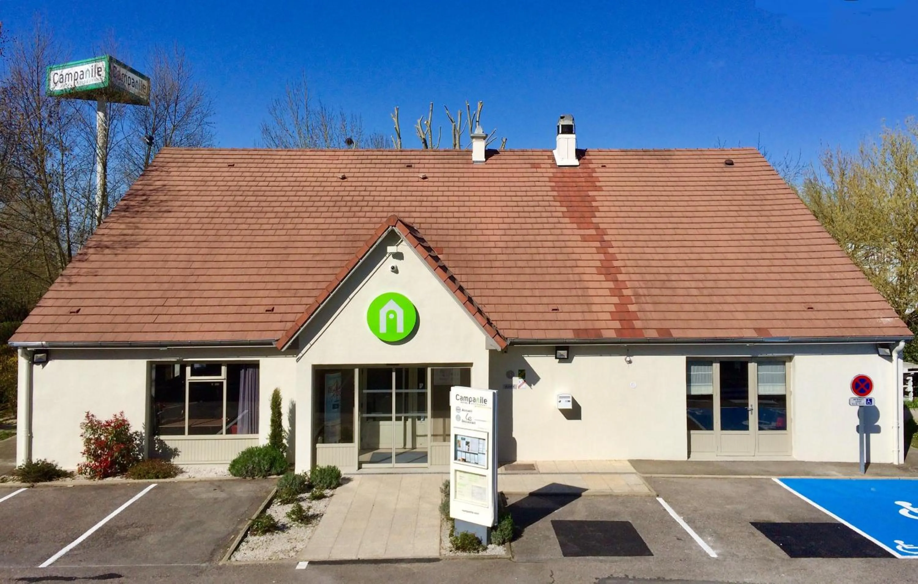 Property building in Campanile Plaisir