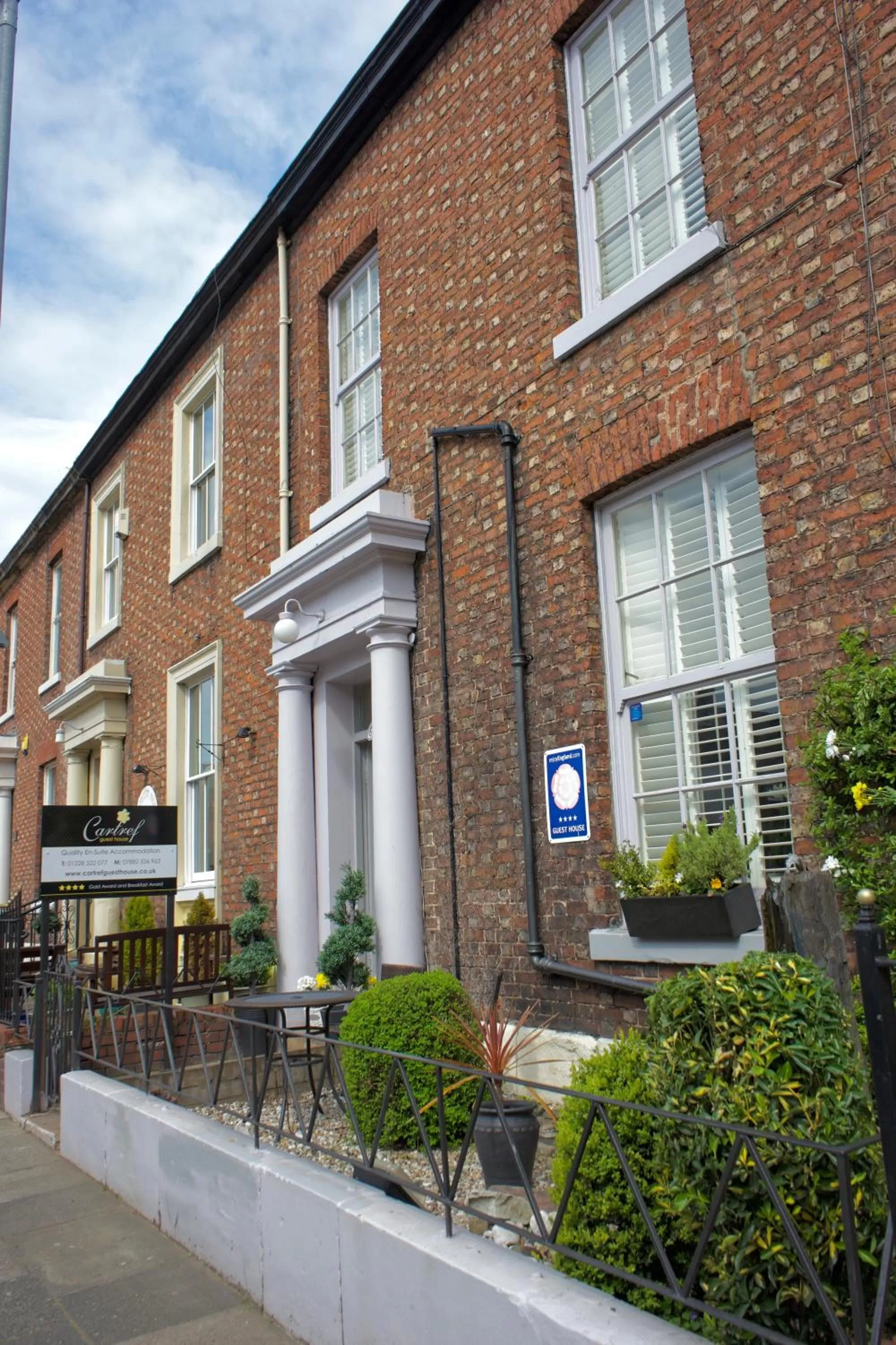 Property building in Cartref Guest House