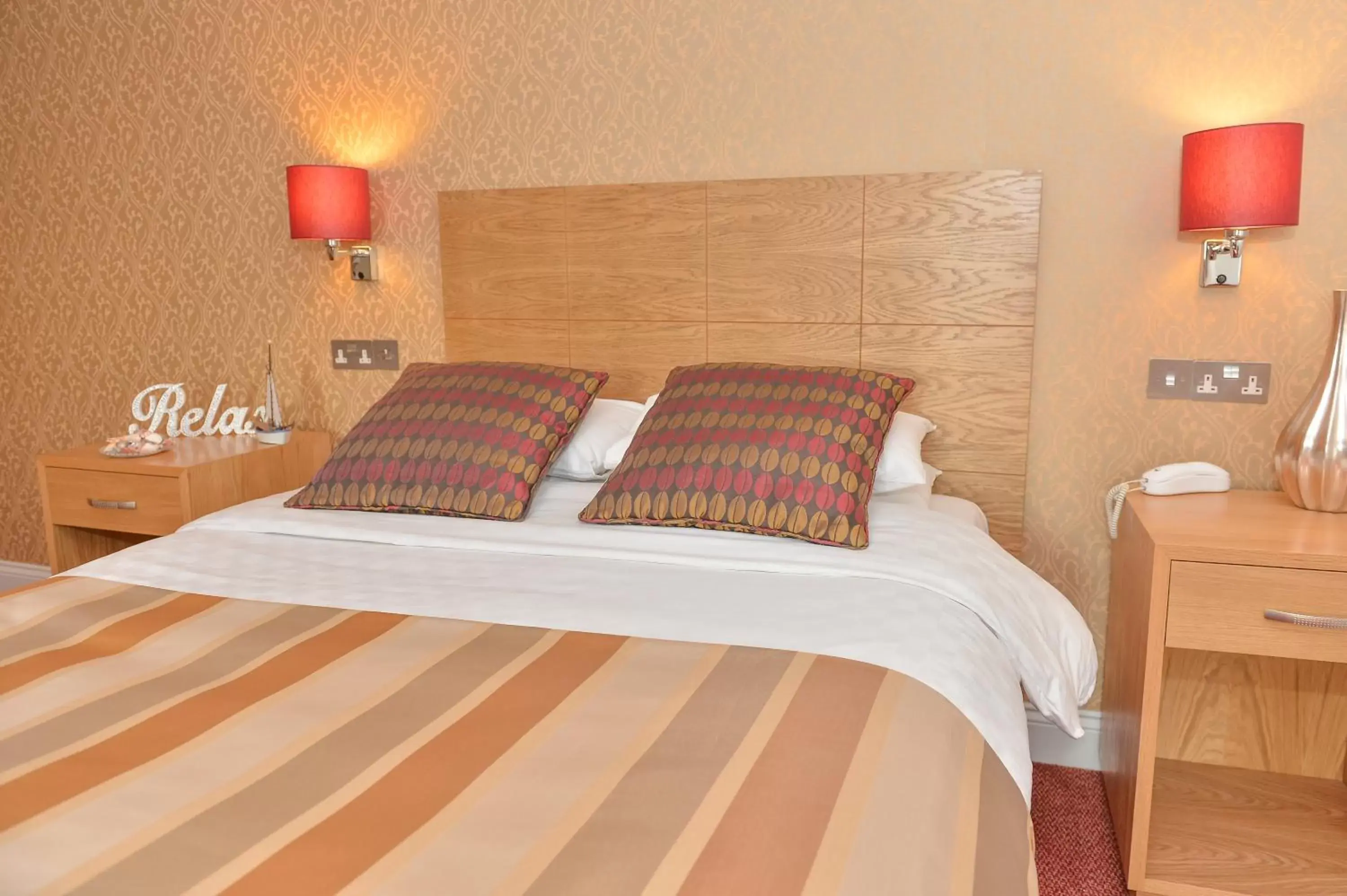 Double Room - Disability Access in Wherry Hotel Double Room - Disability Access in Wherry Hotel