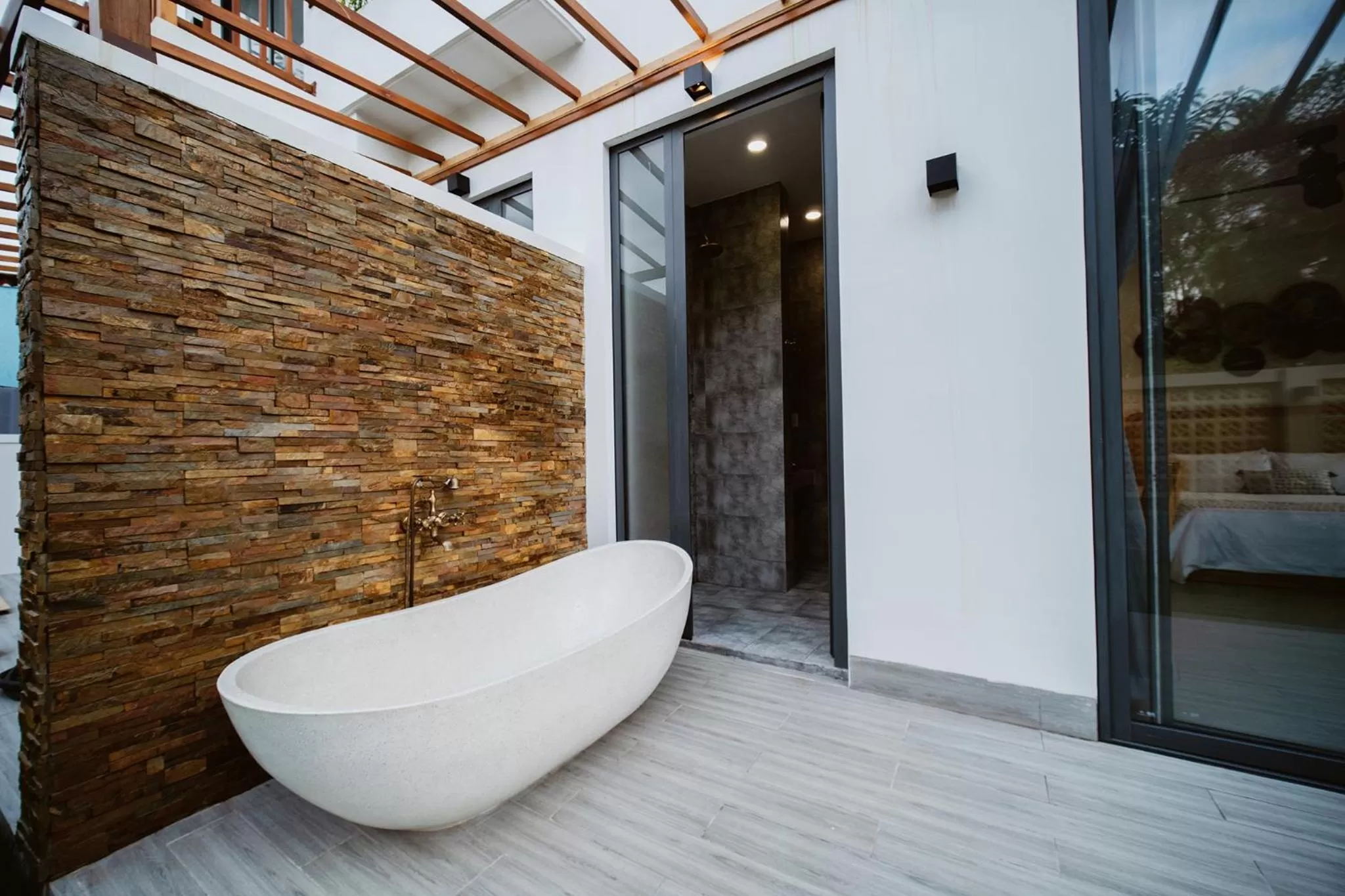Bathroom in The Watermark Beachside Hotel