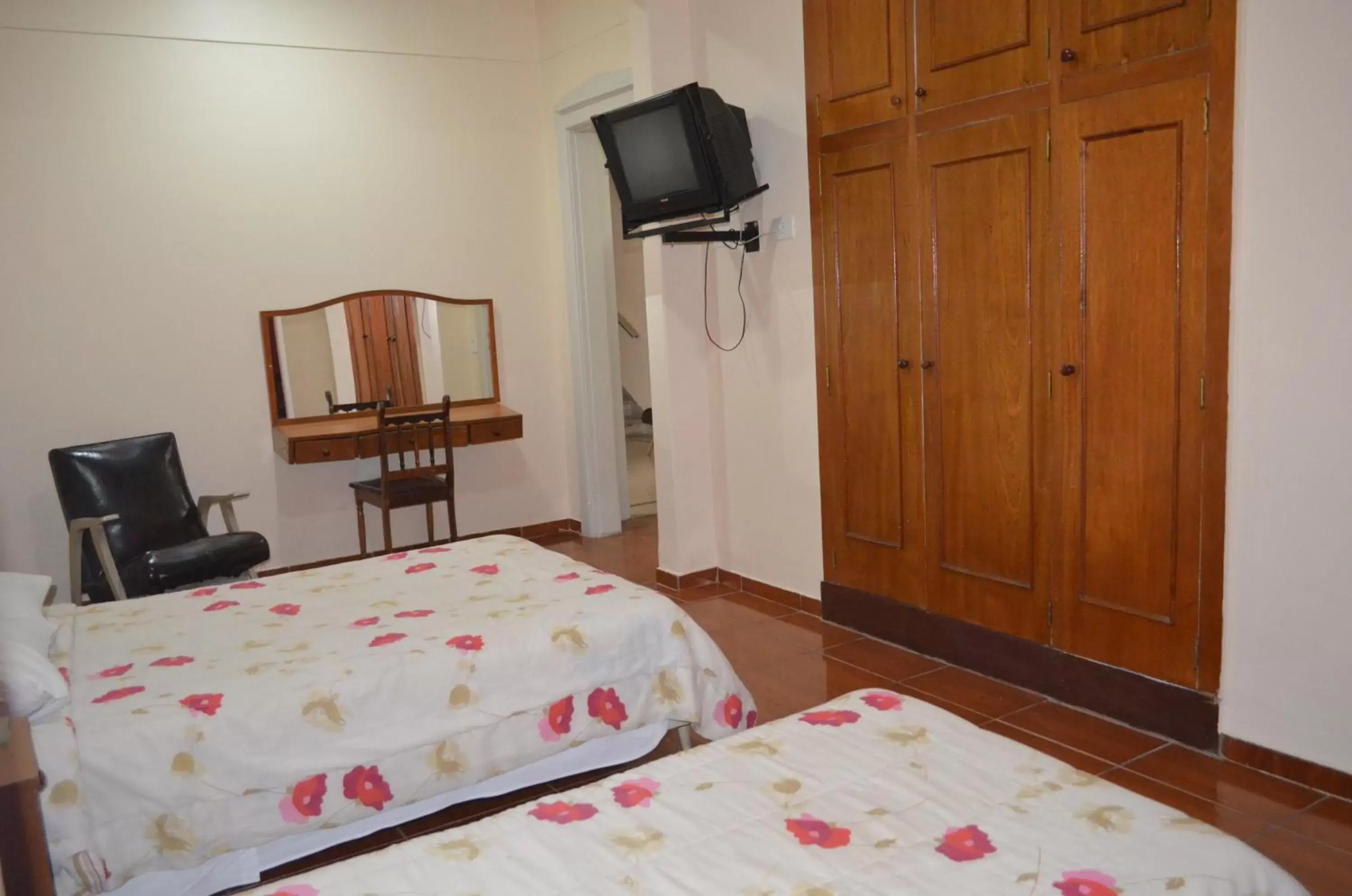 Large Double/TwinRoom in Lux Hotel Large Double/TwinRoom in Lux Hotel