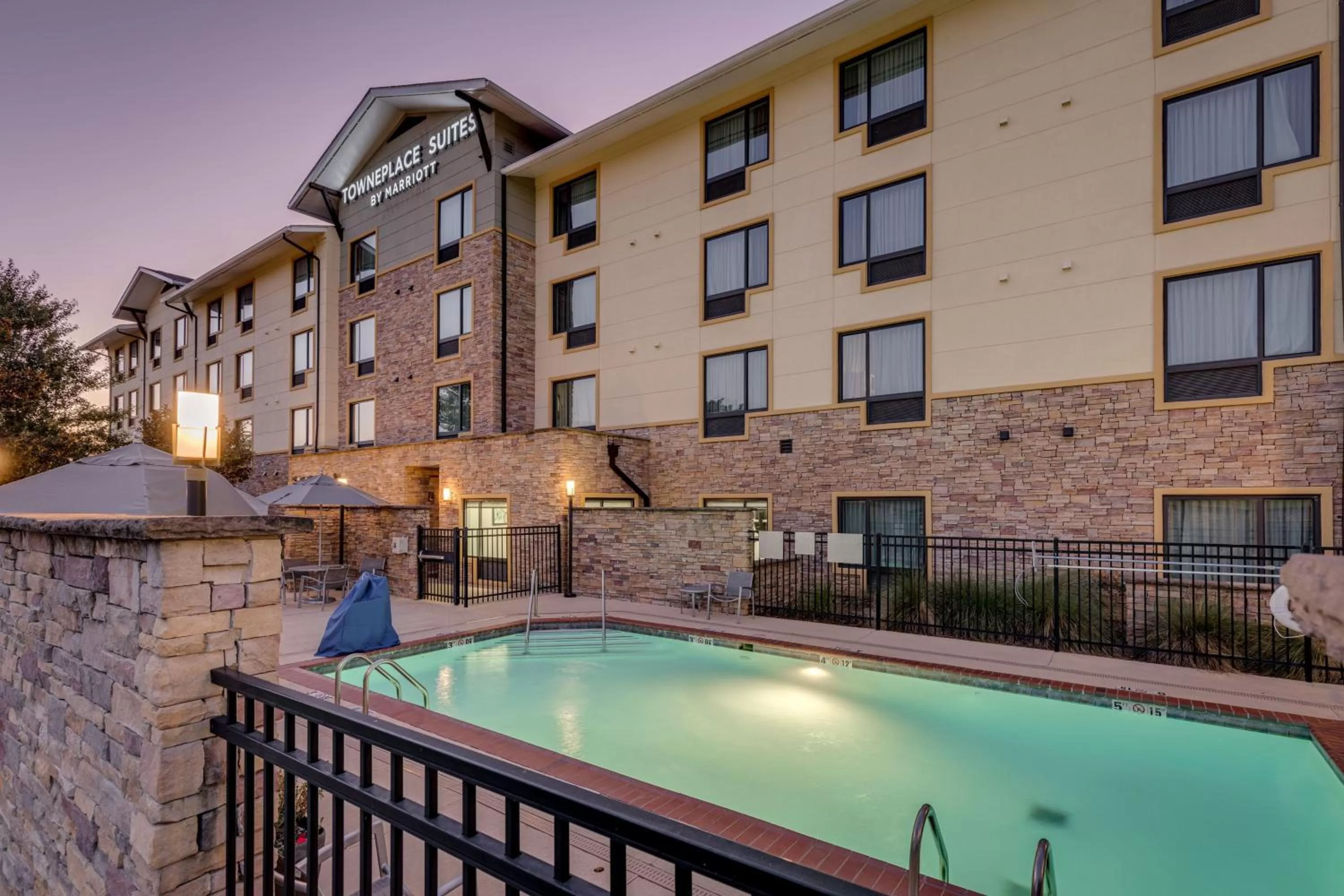 Swimming pool in TownePlace Suites by Marriott Monroe