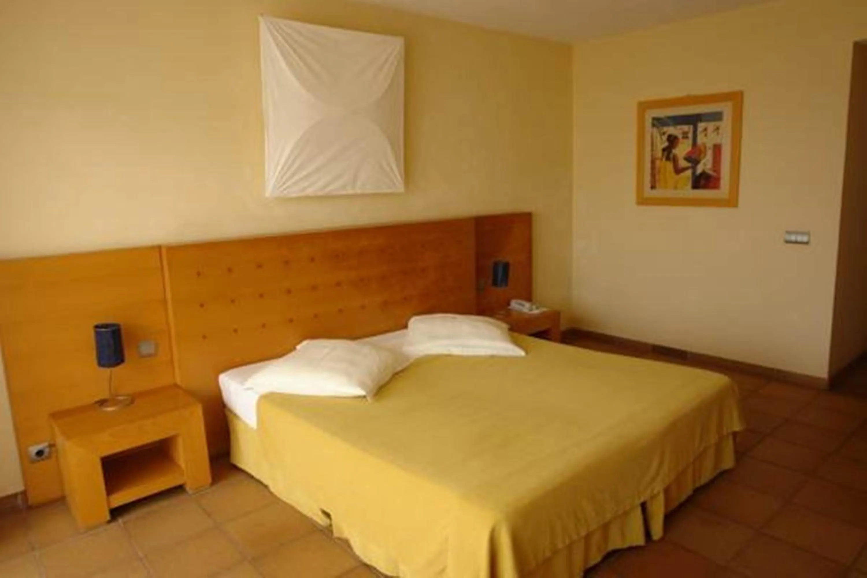 Photo of the whole room, Bed in Foya Branca by Flagworld Hotels