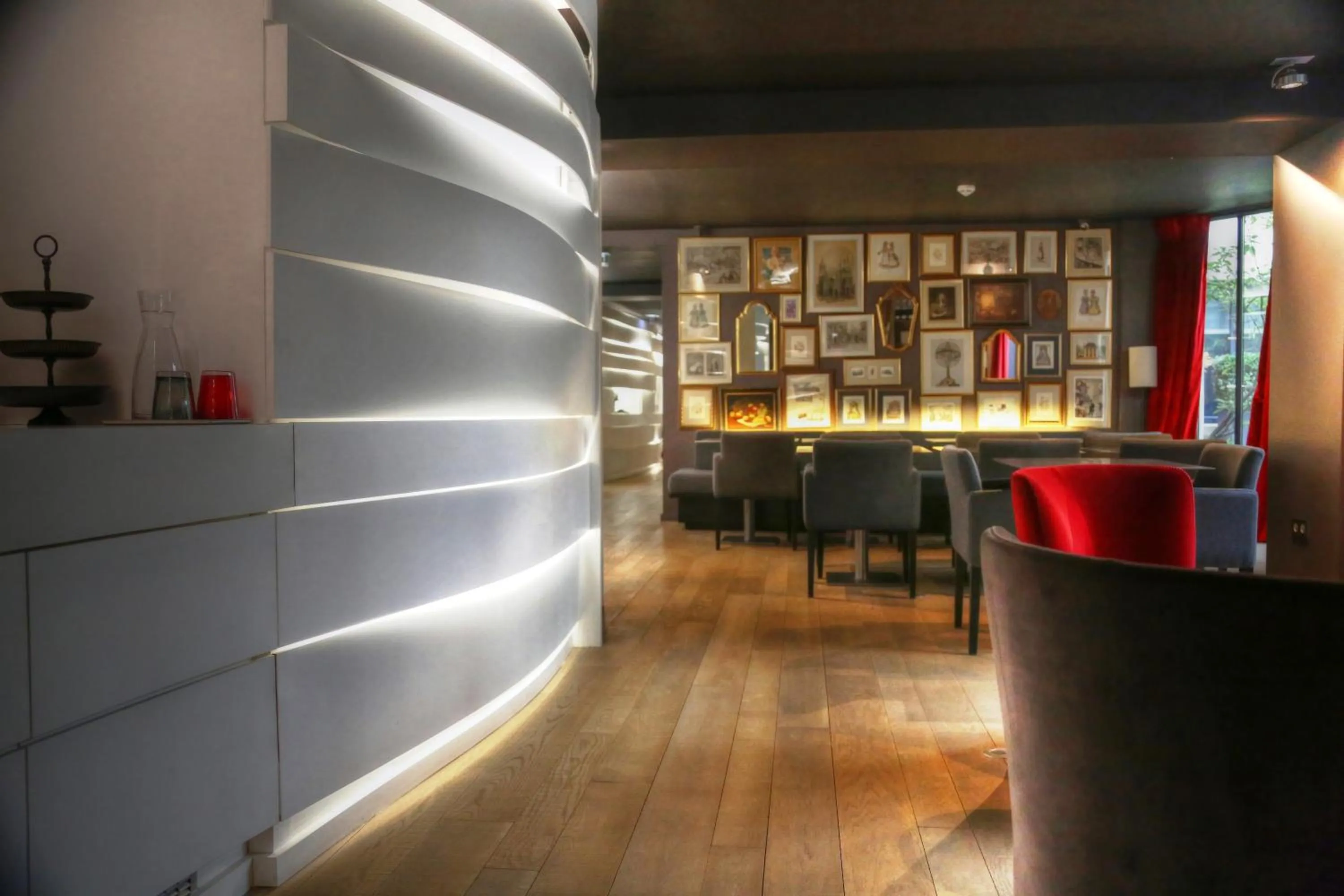 Lobby or reception in Hôtel Molière