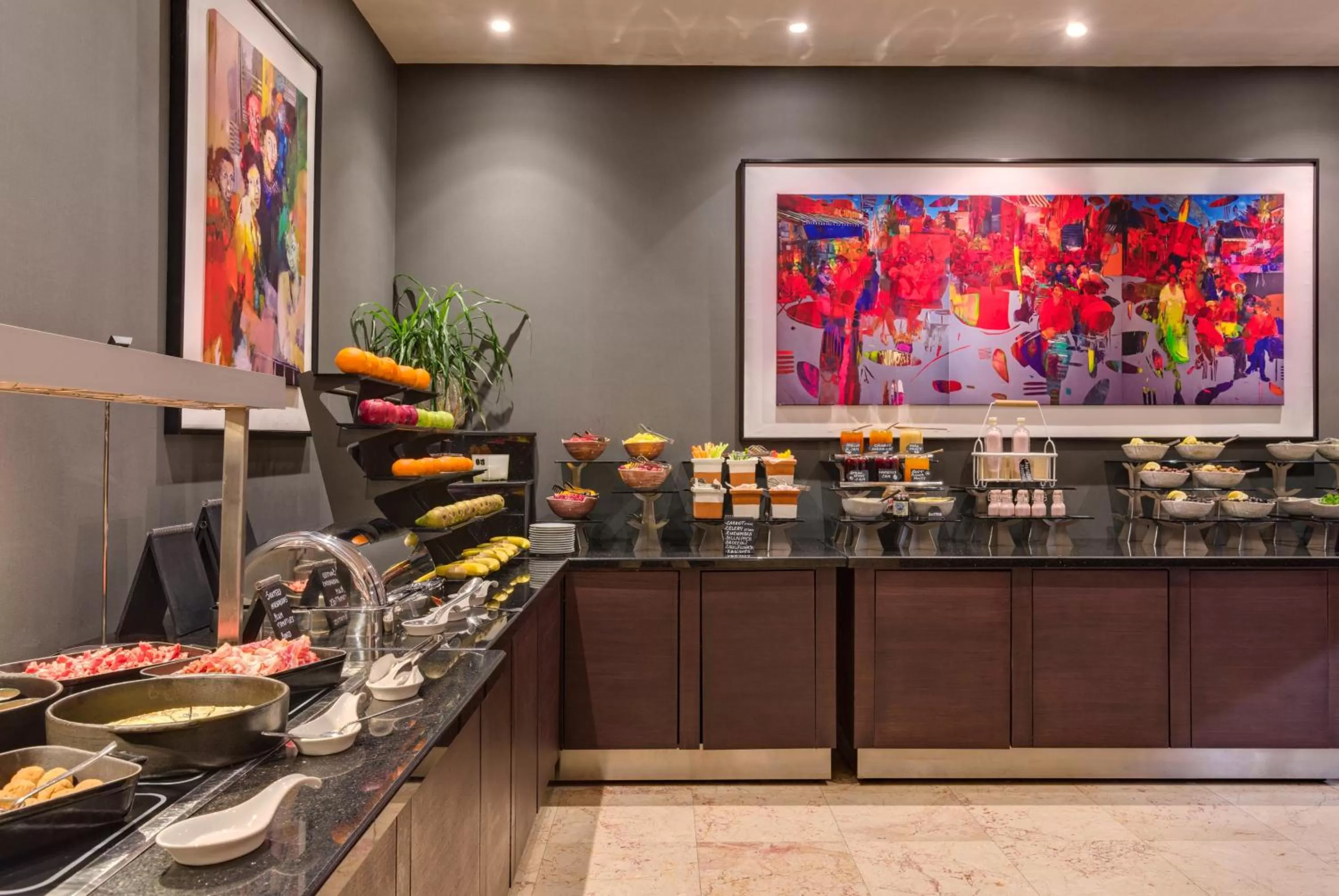 Restaurant/places to eat in Radisson Blu Leogrand Hotel