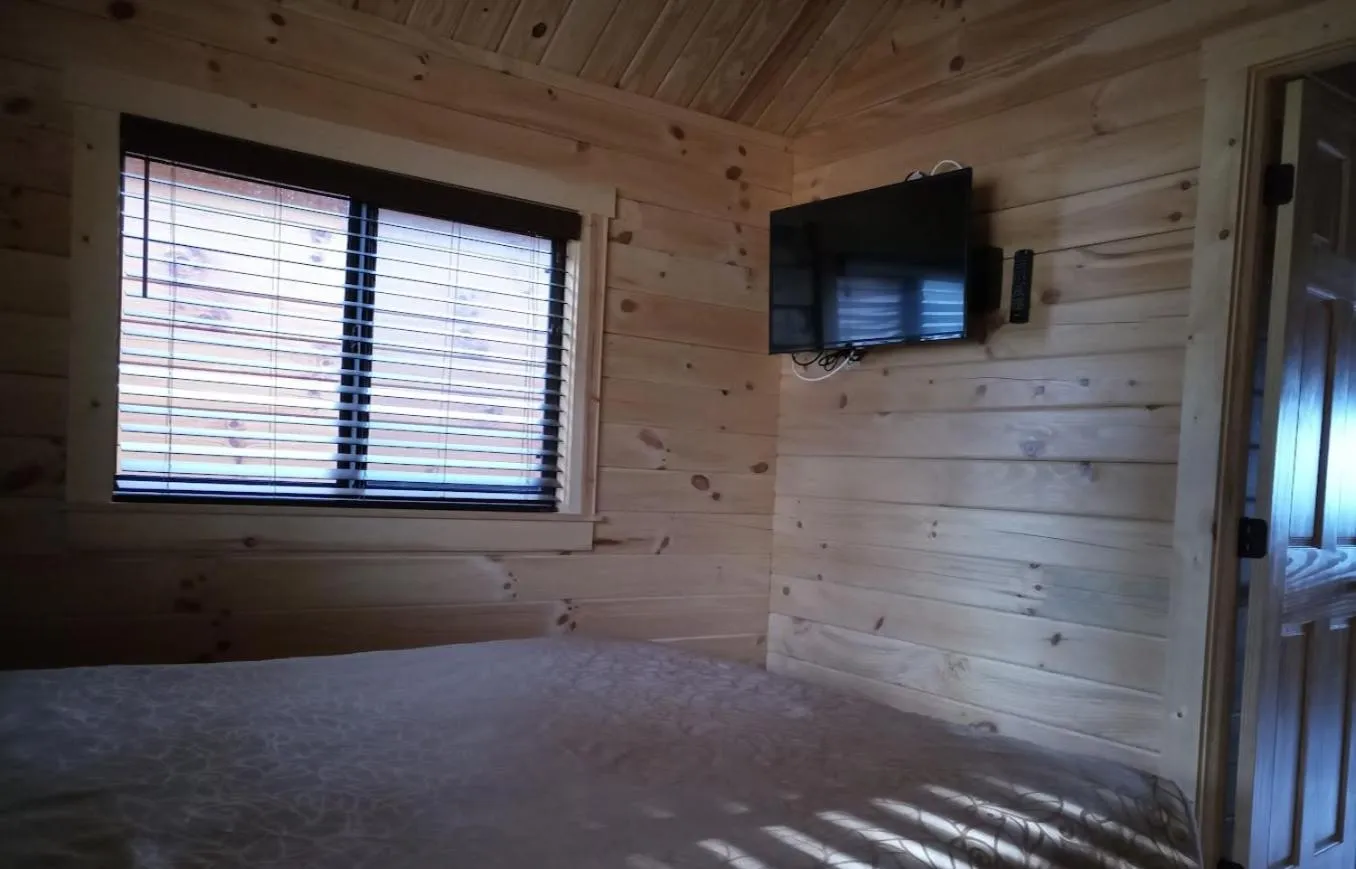 Bed in Waterfront Inn Mackinaw City