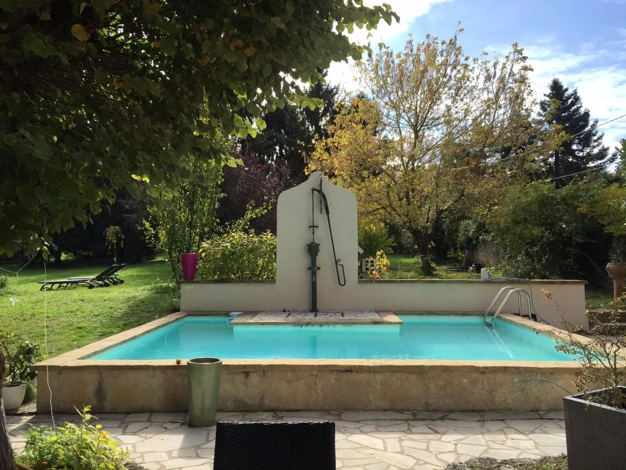 Swimming pool in Les Colonnes De Chanteloup