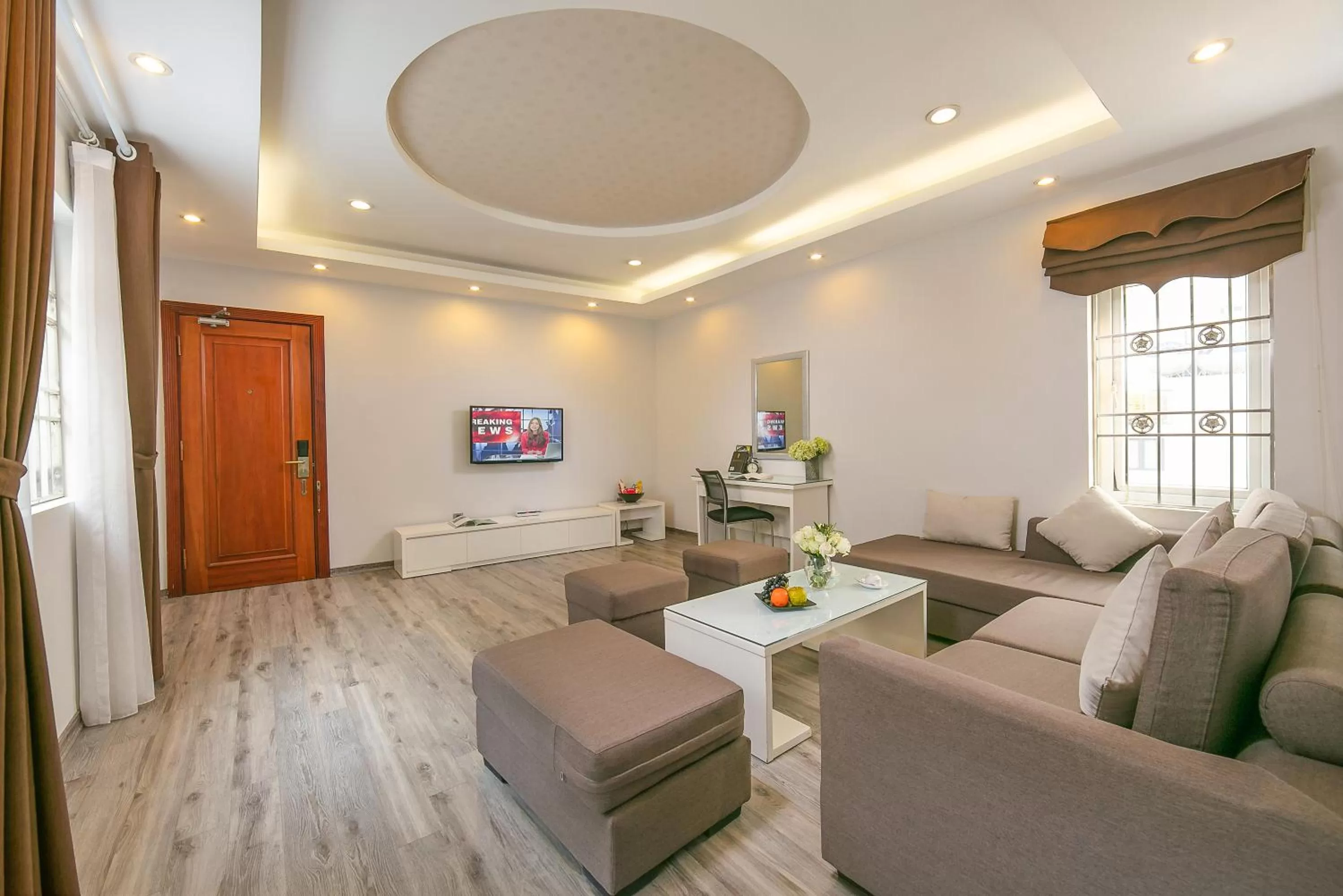 TV and multimedia, Seating Area in Emerald Boutique Hotel