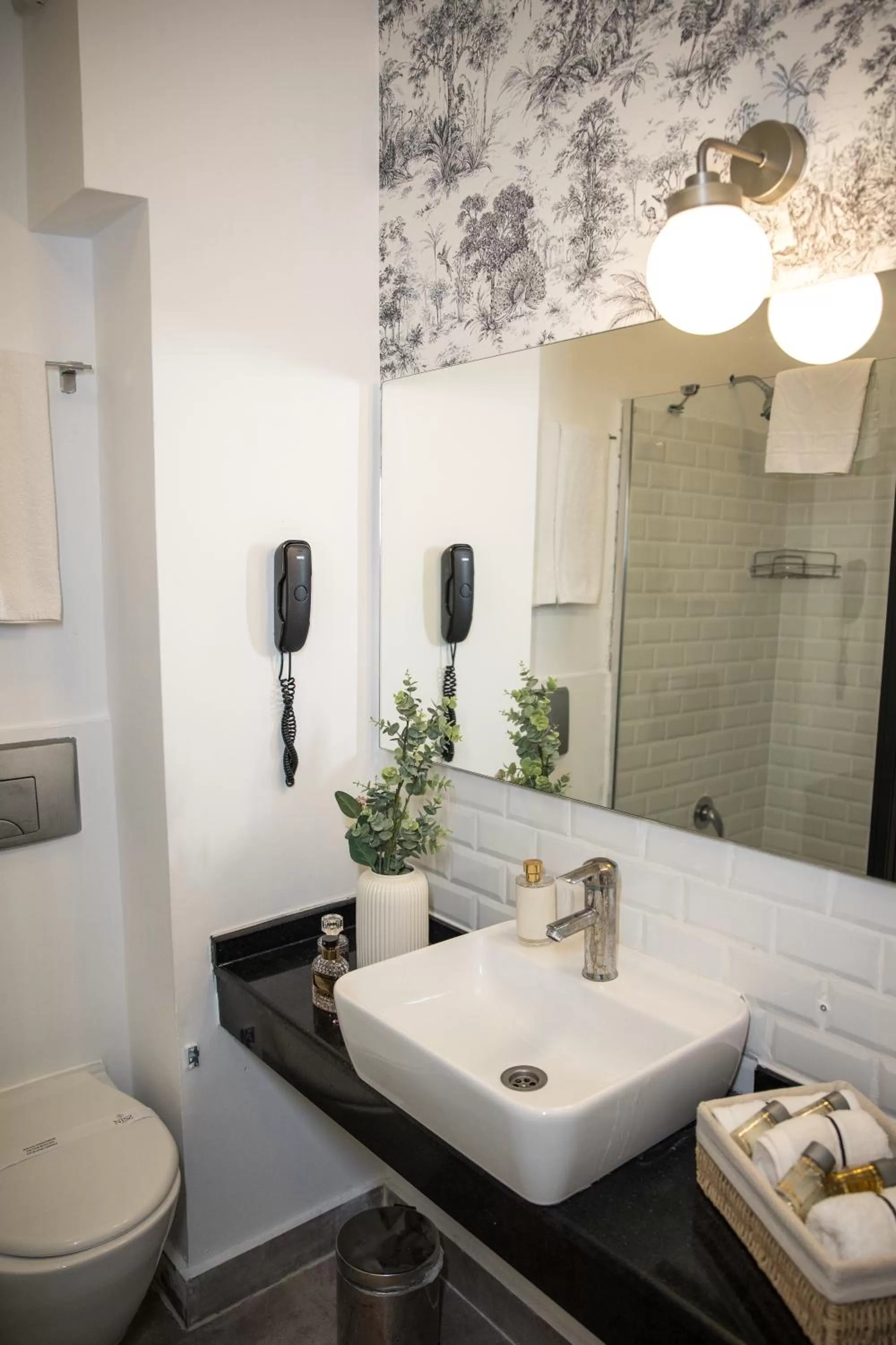 Toilet in Niss Lara Hotel