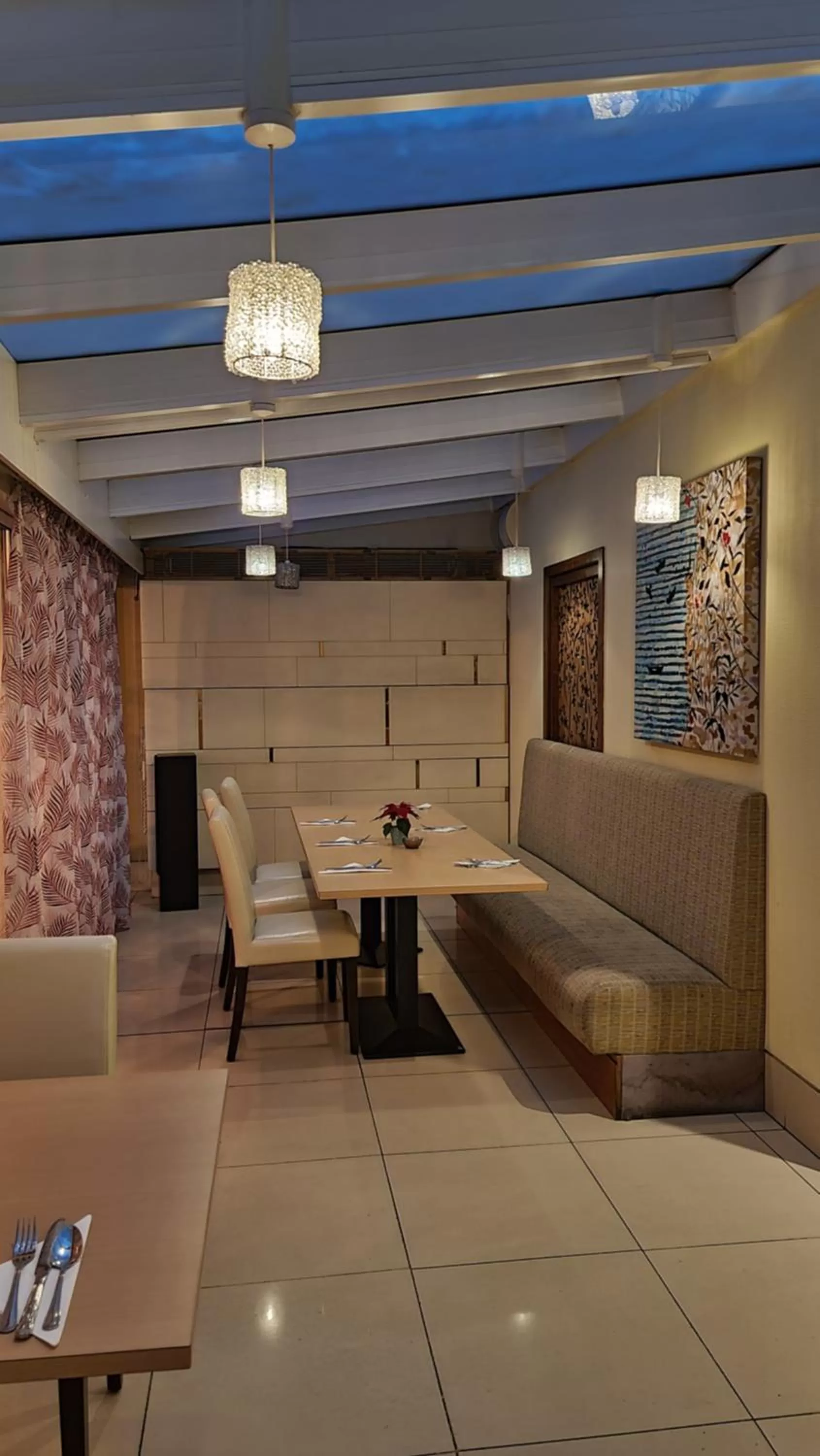 Restaurant/places to eat in The Park City Grand Plaza Kensington Hotel