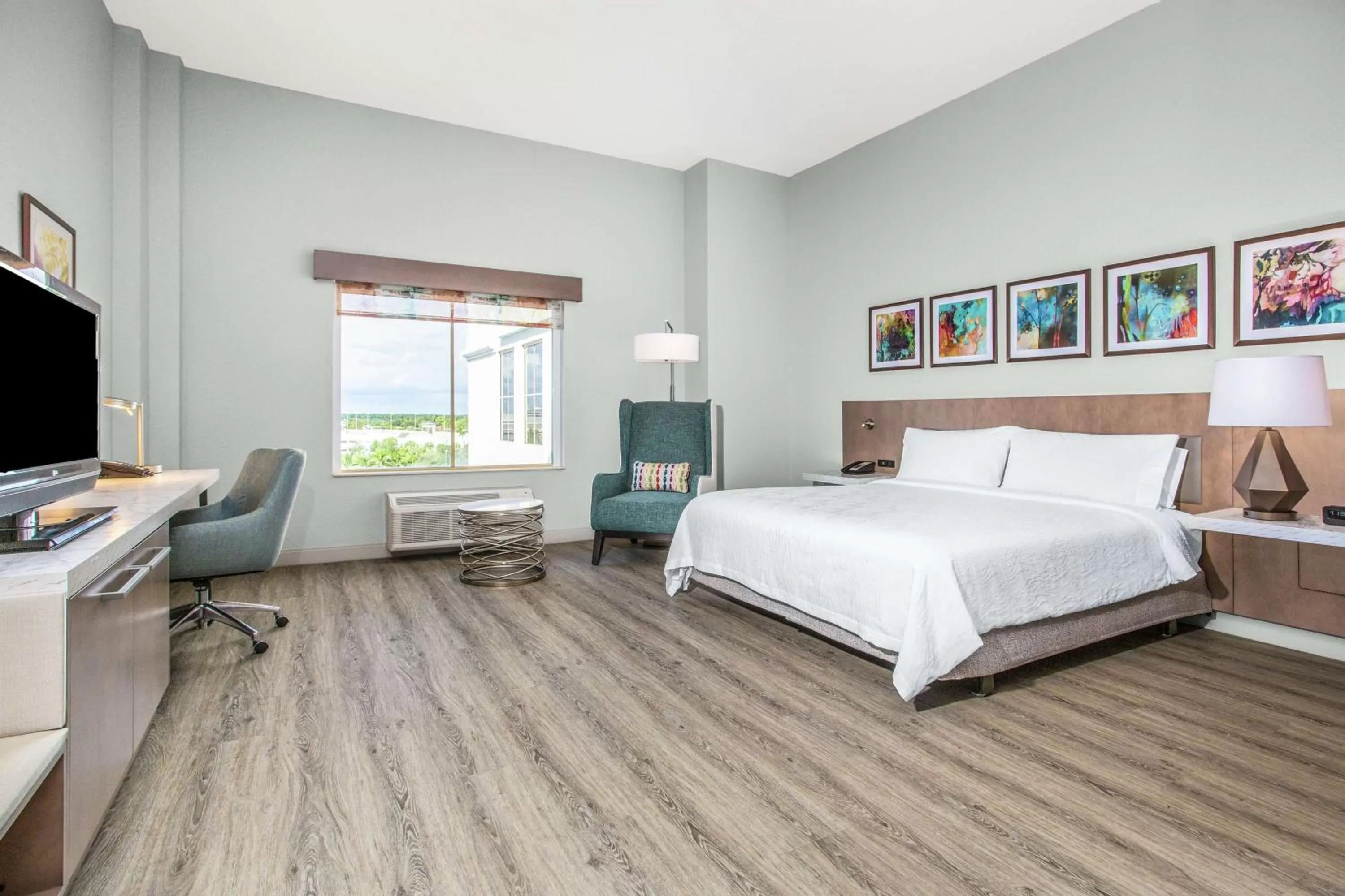 Bedroom, Bed in Hilton Garden Inn Palm Beach Gardens